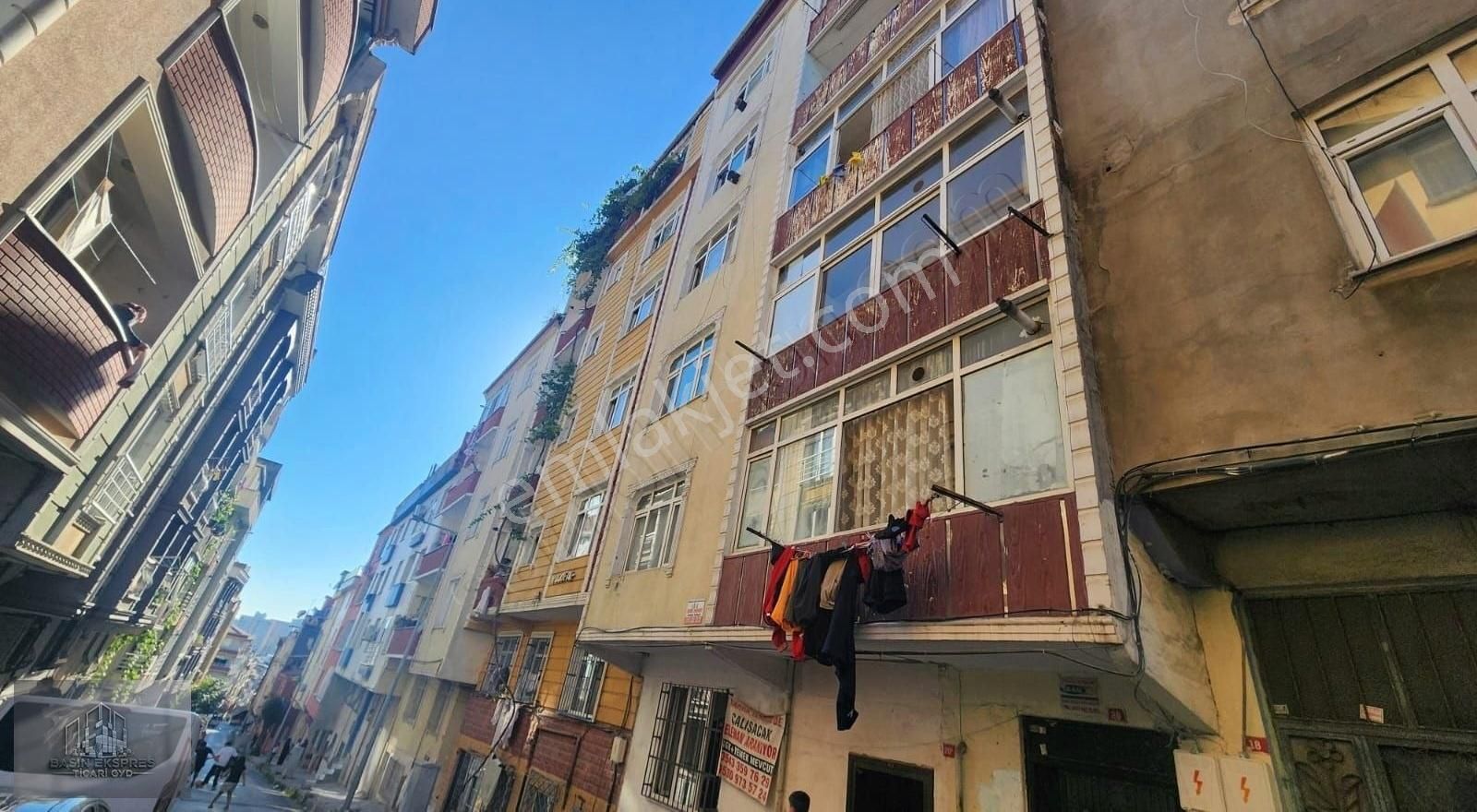 Sulyapıdan 15 Temmuzda Meydana Yakın Kiralık 1+1 Ara Kat Daire