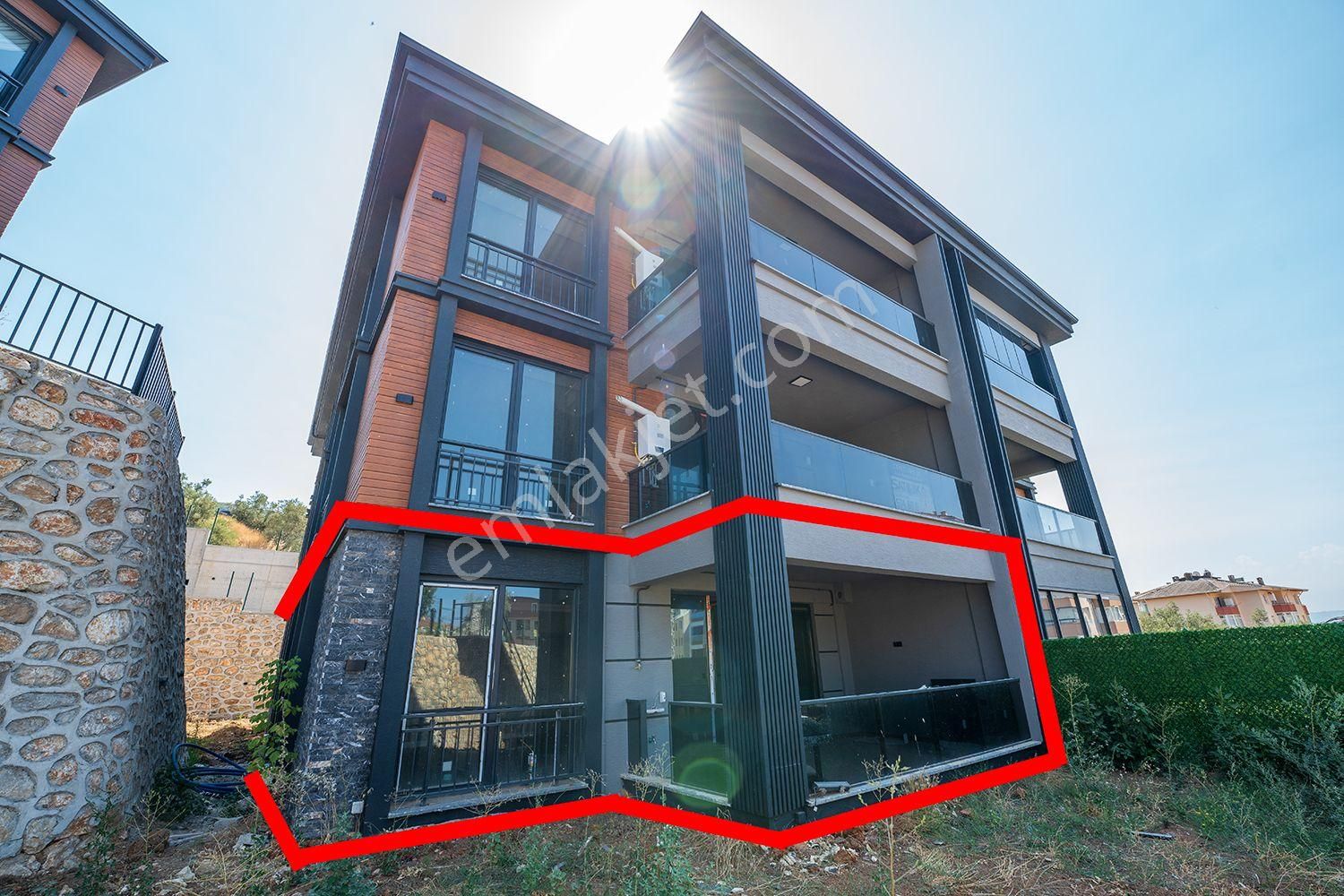 C21 Cius; Havuz Ve Bahçeli Site İçerisinde Deniz Manzaralı Daire