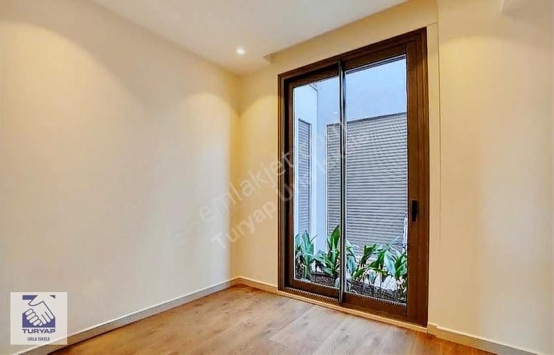 Turyap Urla İskele | Luvi Sitesi Atatürk Mh. Havuzlu Lüks Villa
