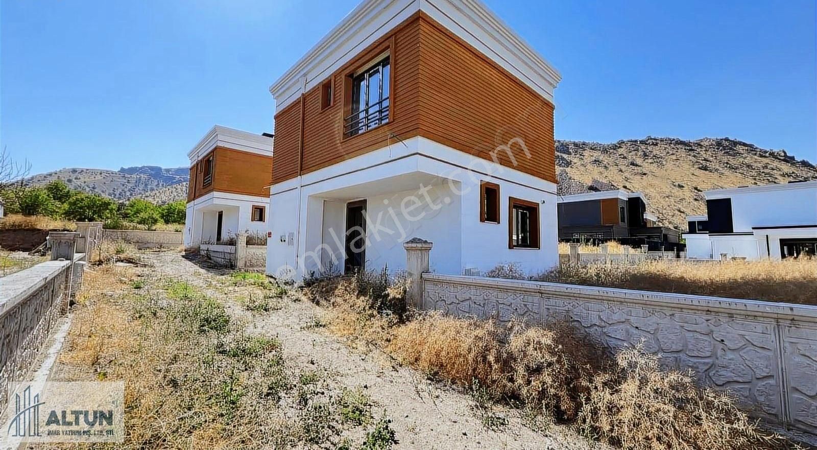 Altınoluk Mahallesi Satılık 3+1 Sıfır Villa
