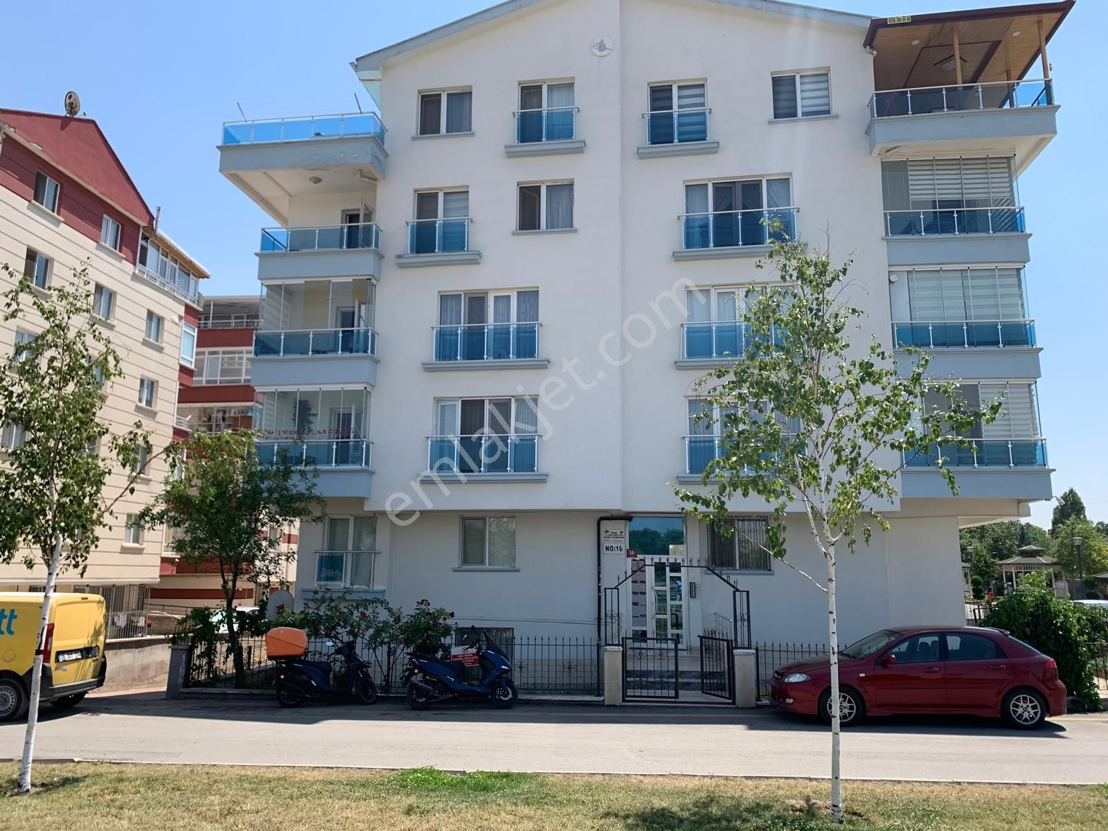 Etiler Mahallesınde Arakat Masrafsız 3+1 Satılık Daire