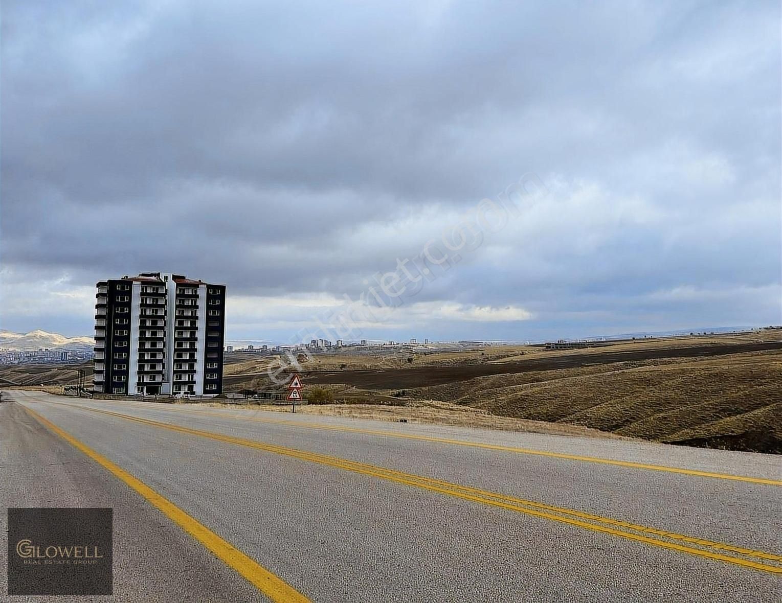 Mamak'ta Satılık 1000 M2 Tek Tapu İmarlı Arsa