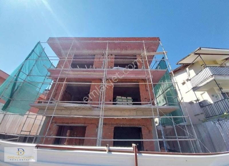 Kordona 50 Metre Yürüme Mesafesinde 1+1 Satılık Daire