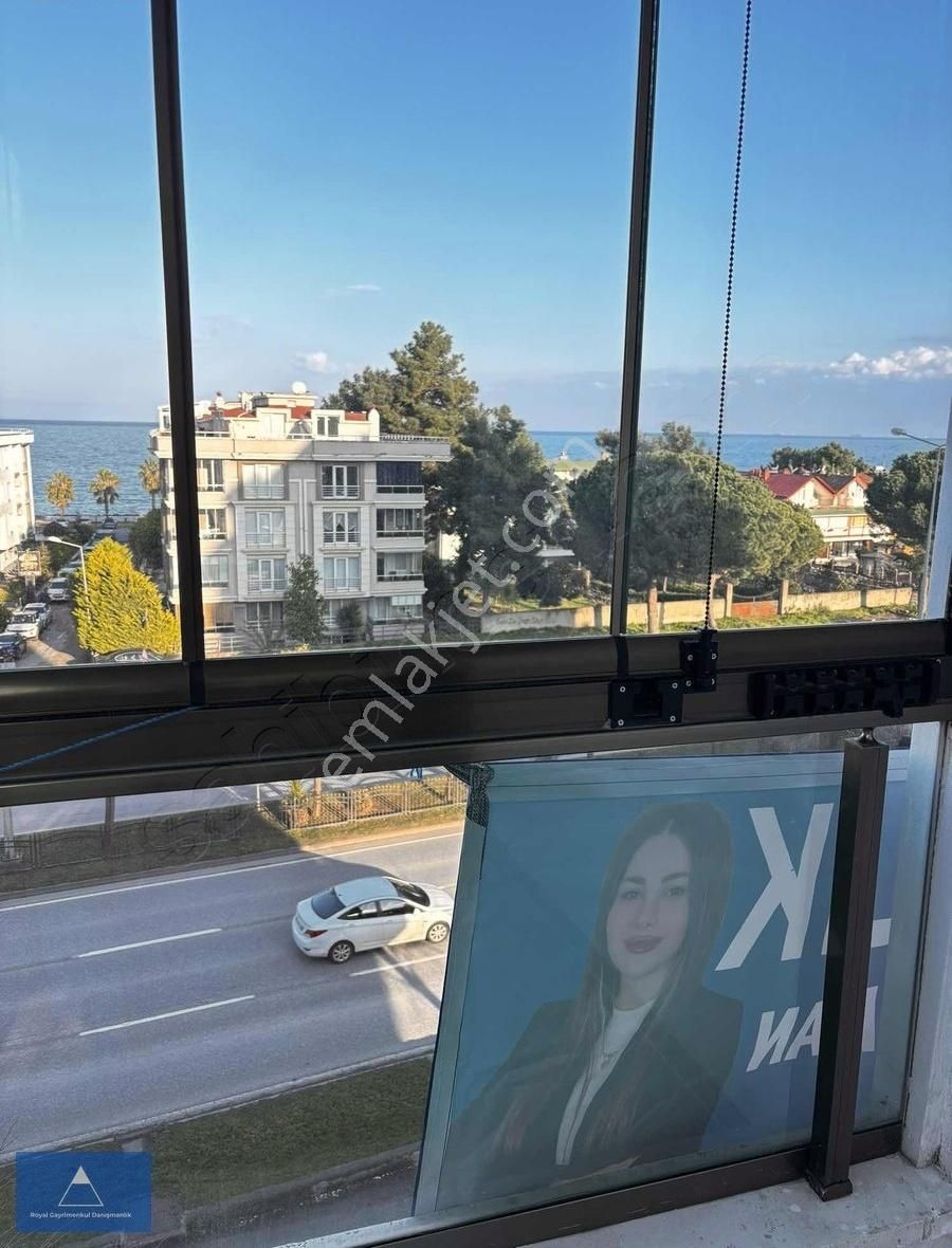 Atatürk Bulvarına Direk Cephe Deniz Manzaralı Full Kredili 2+1