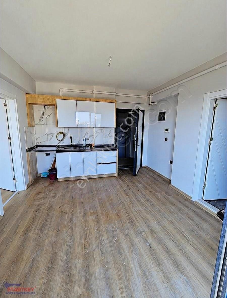Seyrekköy Merkezde Geniş Balkonlu Ferah 1+1 Satılık Daire