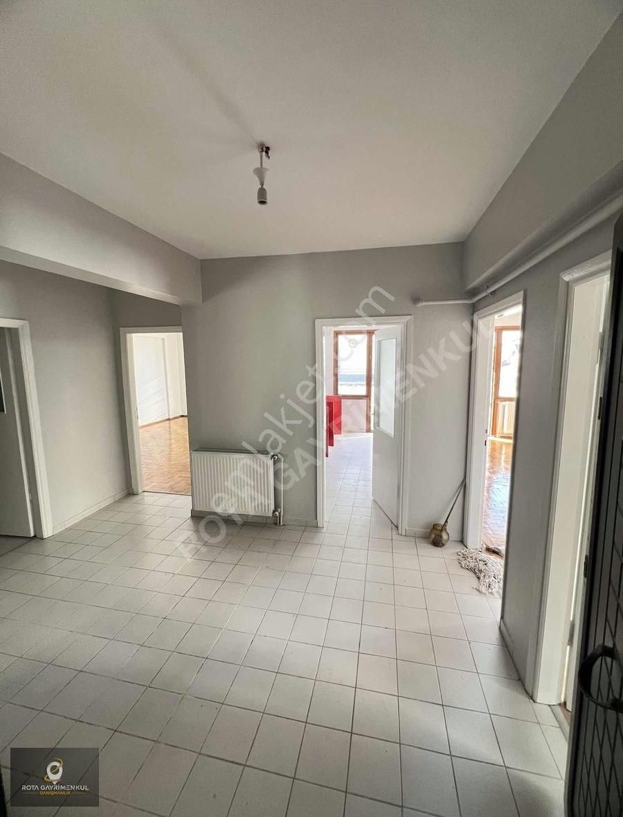 Rota'dan Karamürsel Salı Pazarında Arakat Kiralık 3+1 Daire!