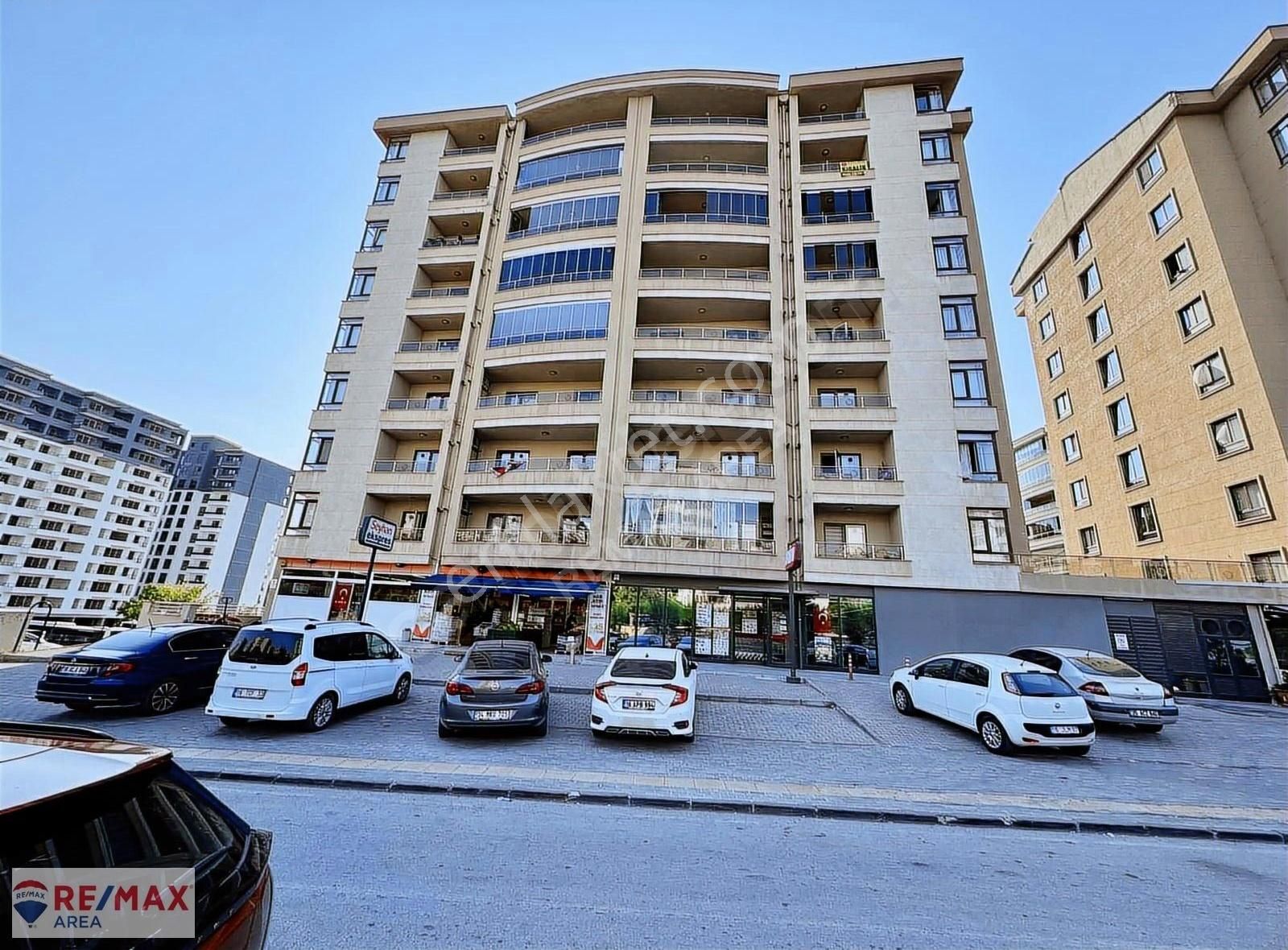 Remax Area Dan Ataevler Bakgör Eşyalı Satılık 2+1 Ara Kat Daire
