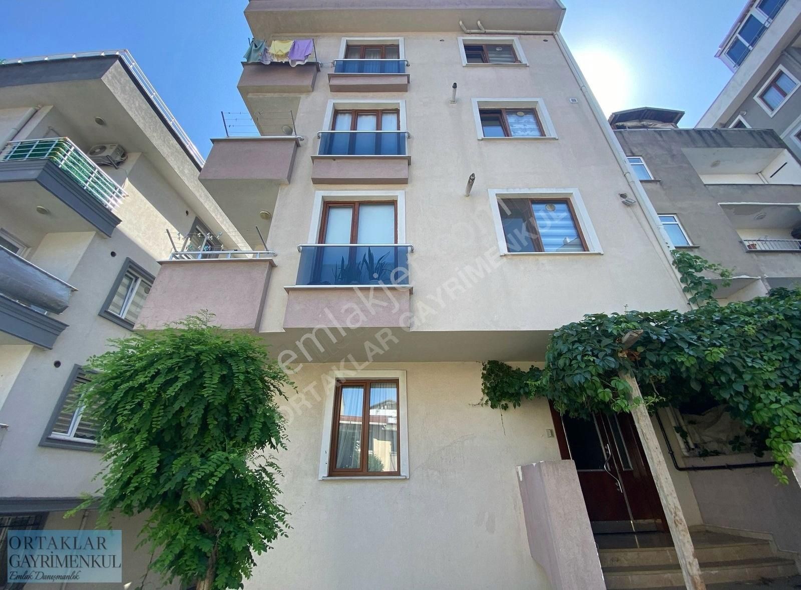 Atatürk Mahallesi Darılmaz Sok 4 Katlı Binanın 2.katı