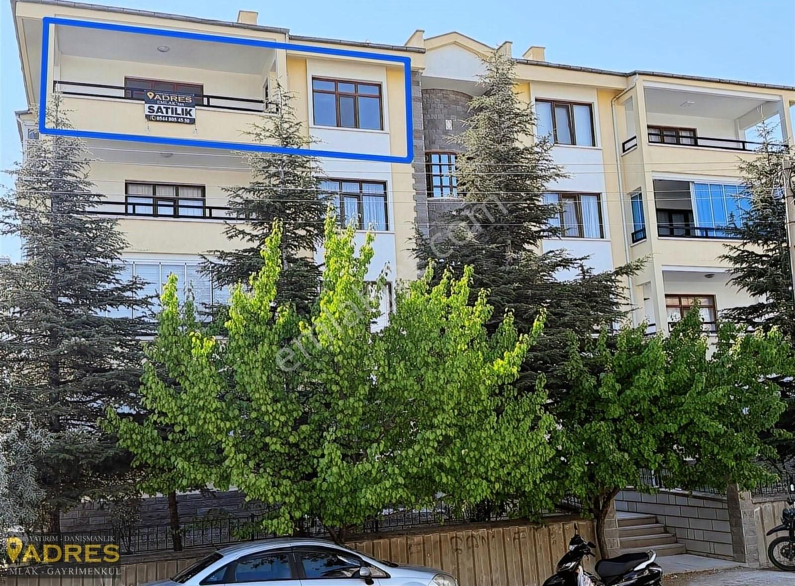 Adres Gayrimenkulden Gonca Sitesinde Satılık 4+1 Daire