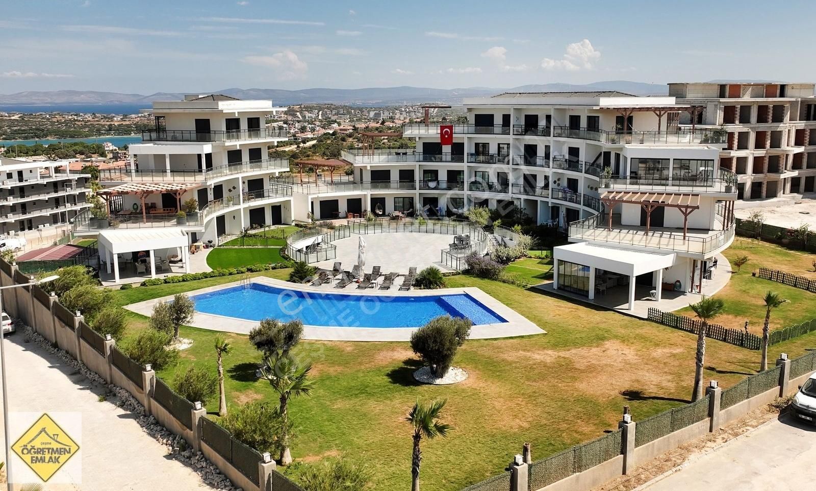 Çeşme Dalyanda Sağ Solu Önü Full Deniz Manzaralı Geniş Teraslı - Görsel 25