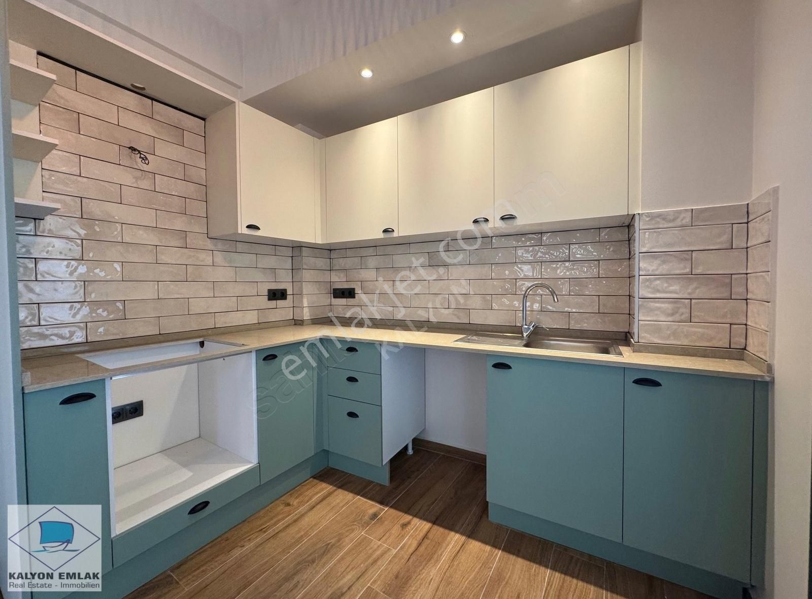 Alaçatı'nın Kalbinde Satılık Kemalpaşa Cad. Komşu İmarlı Arsa - Görsel 12