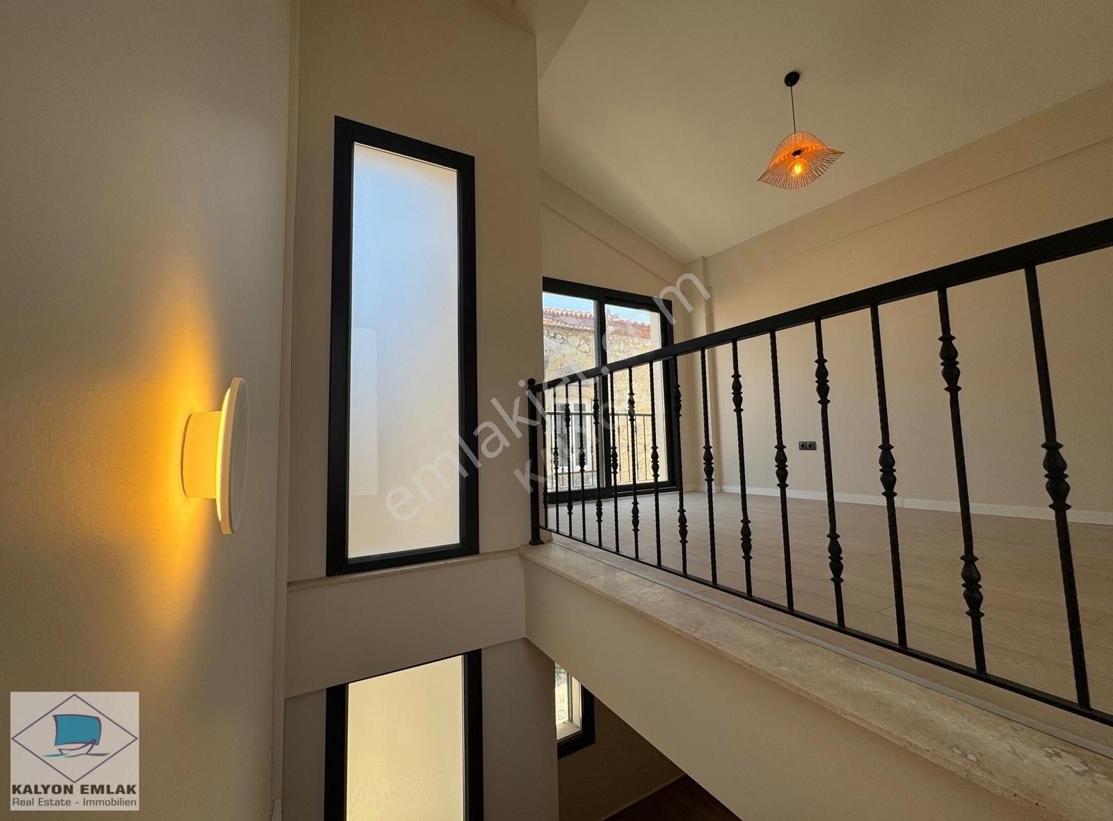 Alaçatı'nın Kalbinde Satılık Kemalpaşa Cad. Komşu İmarlı Arsa - Görsel 6