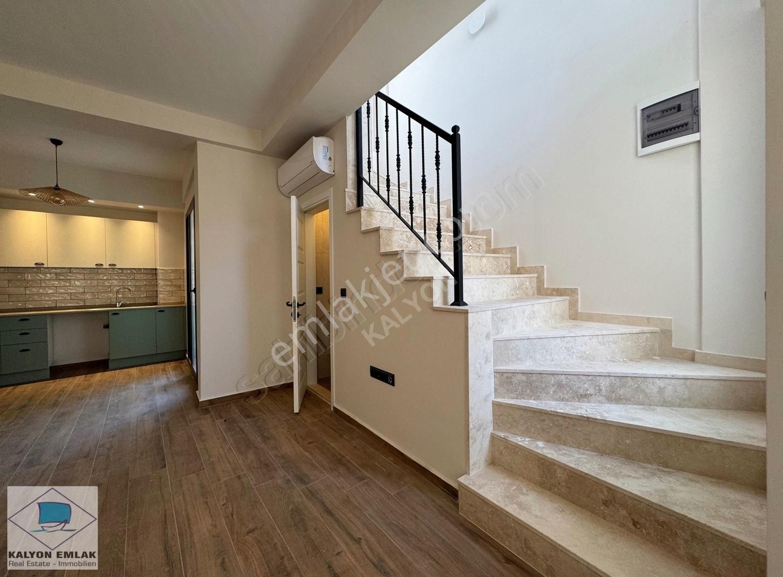 Alaçatı'nın Kalbinde Satılık Kemalpaşa Cad. Komşu İmarlı Arsa - Görsel 19