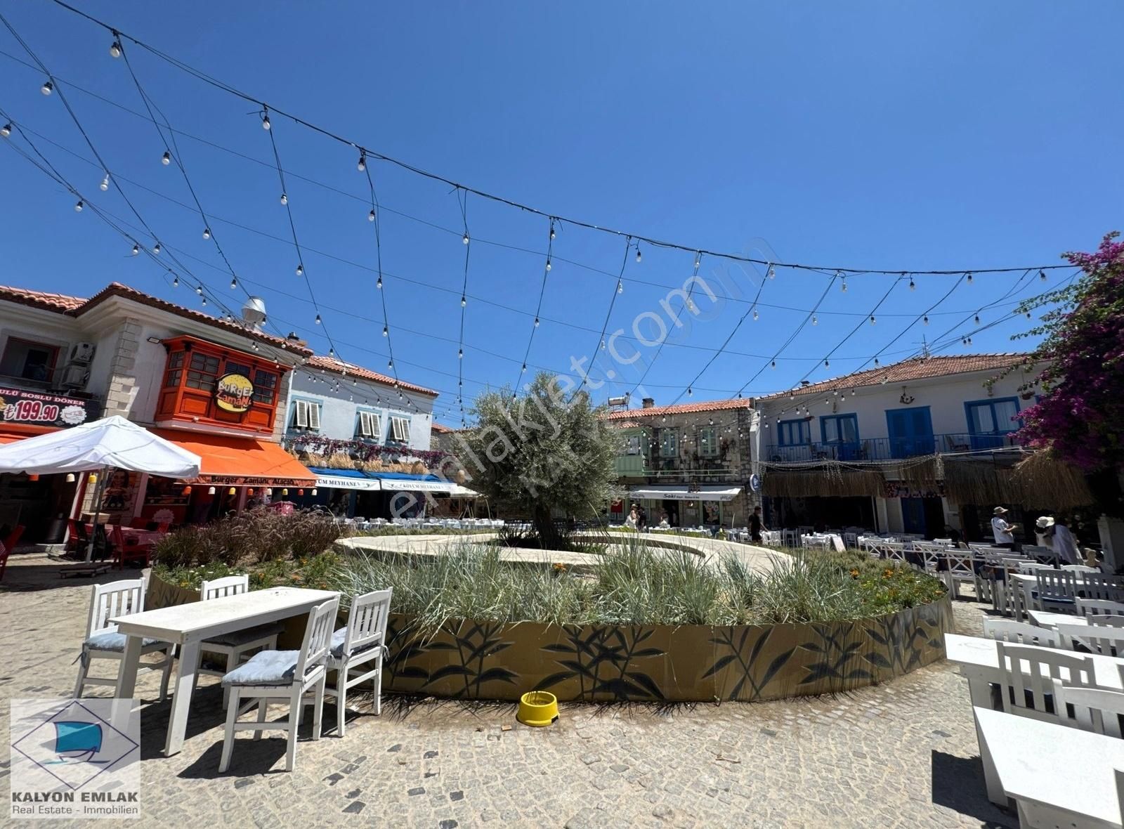 Alaçatı'nın Kalbinde Satılık Kemalpaşa Cad. Komşu İmarlı Arsa - Görsel 17