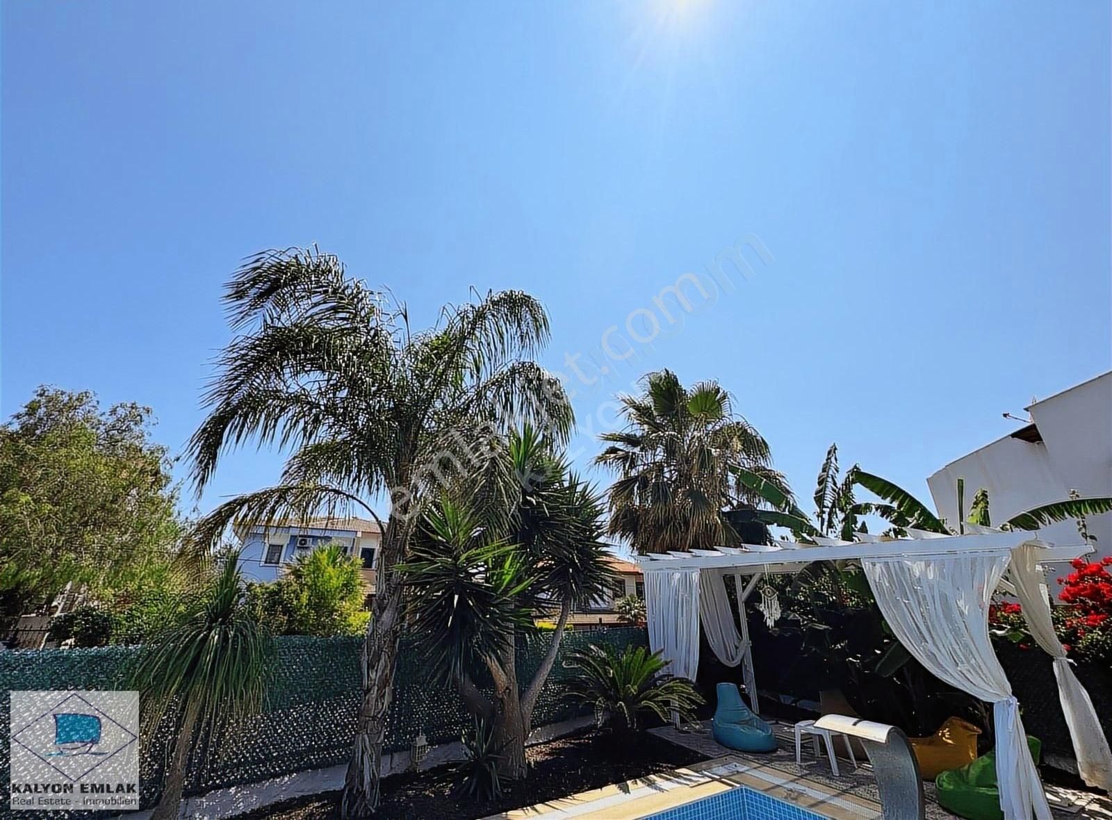 Alaçatı Çamlık Yol'a Komşu Satılık Müstakil Köşe Konumlu Villa - Görsel 32