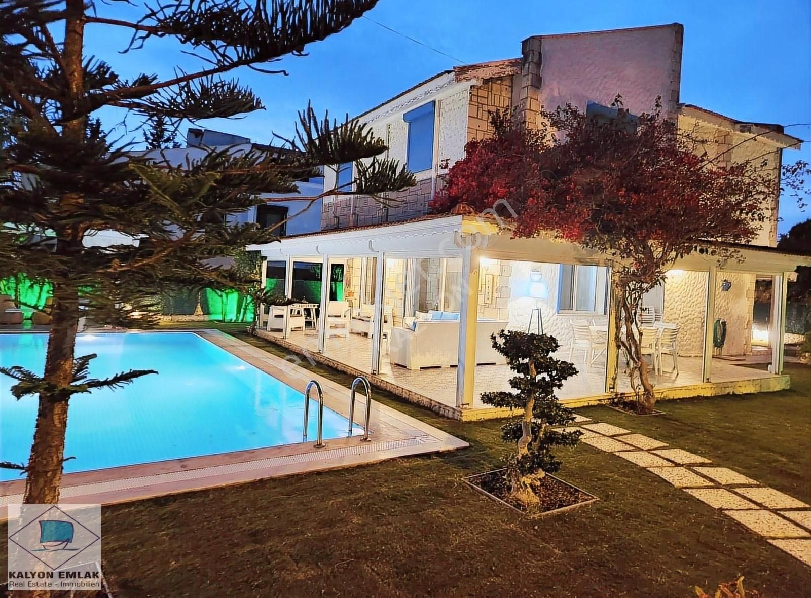 Alaçatı Çamlık Yol'a Komşu Satılık Müstakil Köşe Konumlu Villa - Görsel 3