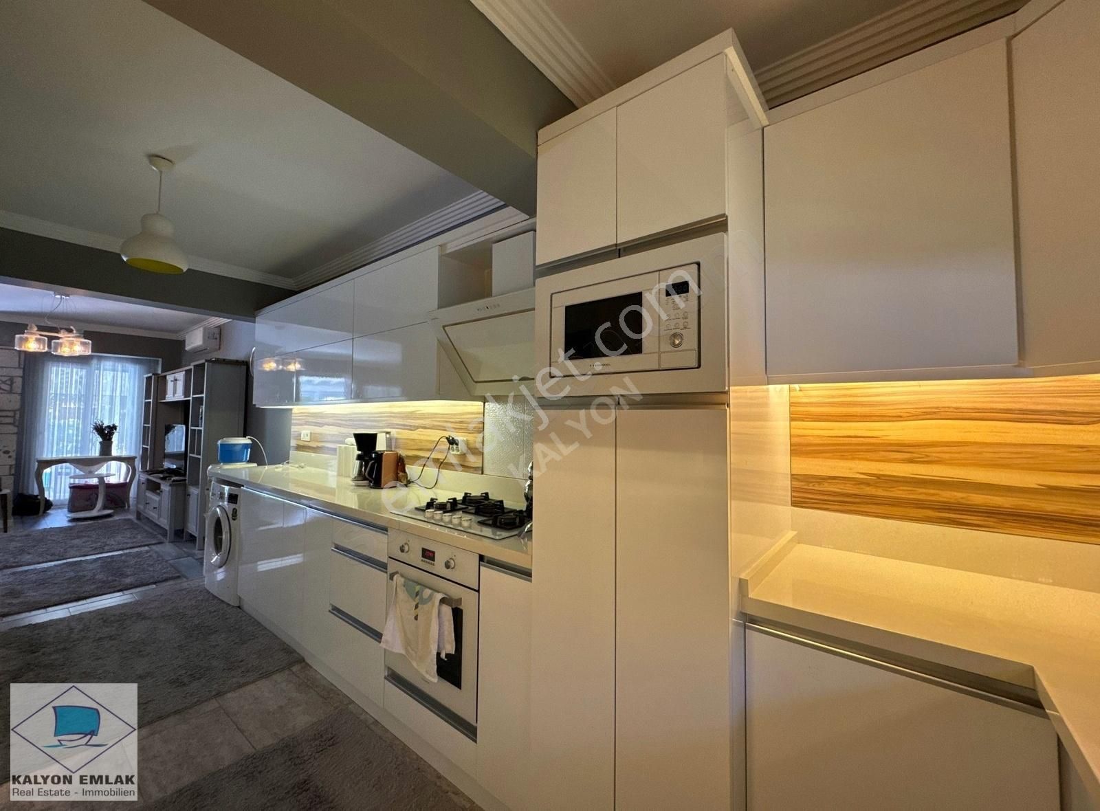 Alaçatı Çamlık Yol'a Komşu Satılık Müstakil Köşe Konumlu Villa - Görsel 7