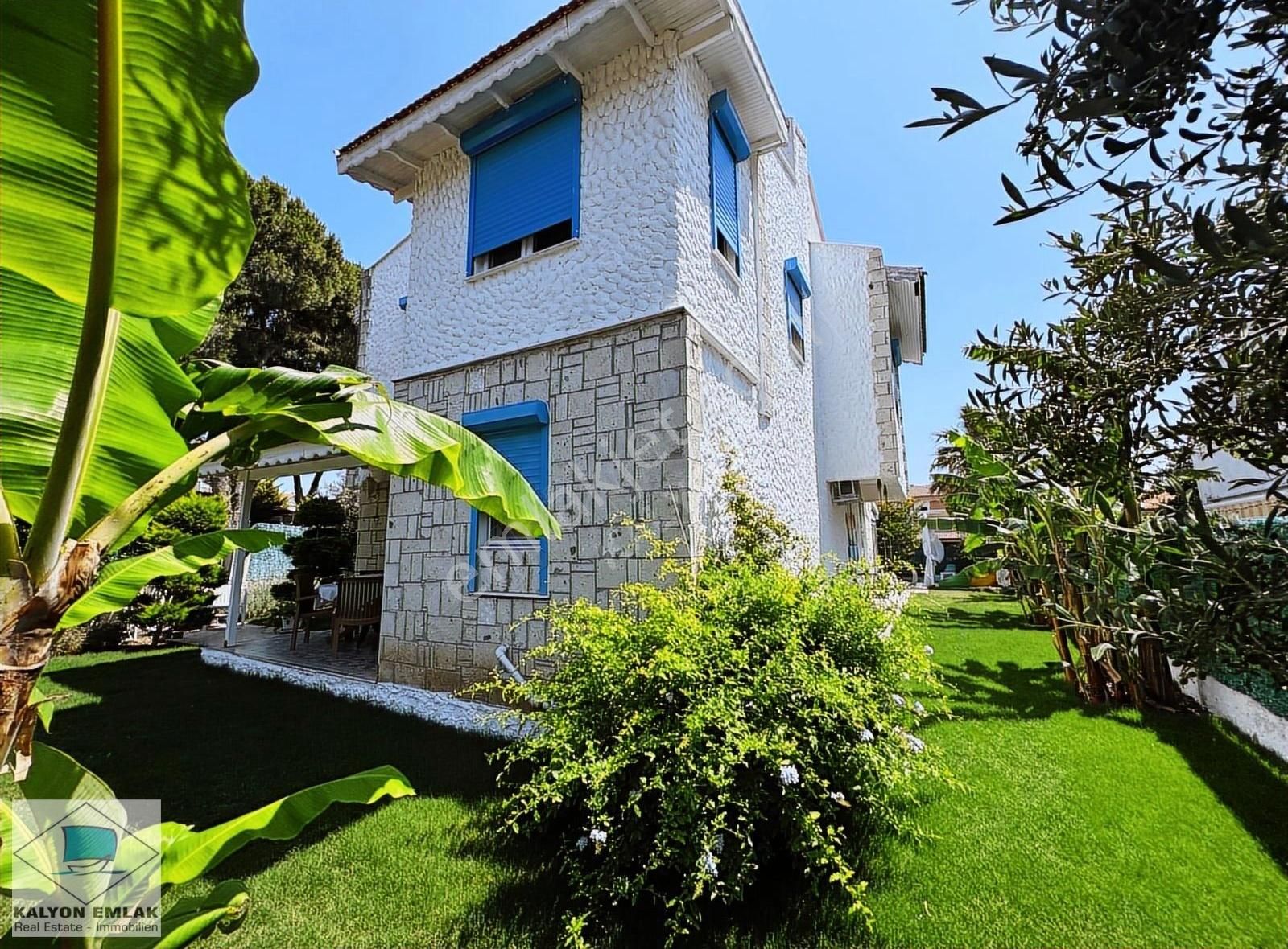 Alaçatı Çamlık Yol'a Komşu Satılık Müstakil Köşe Konumlu Villa - Görsel 5