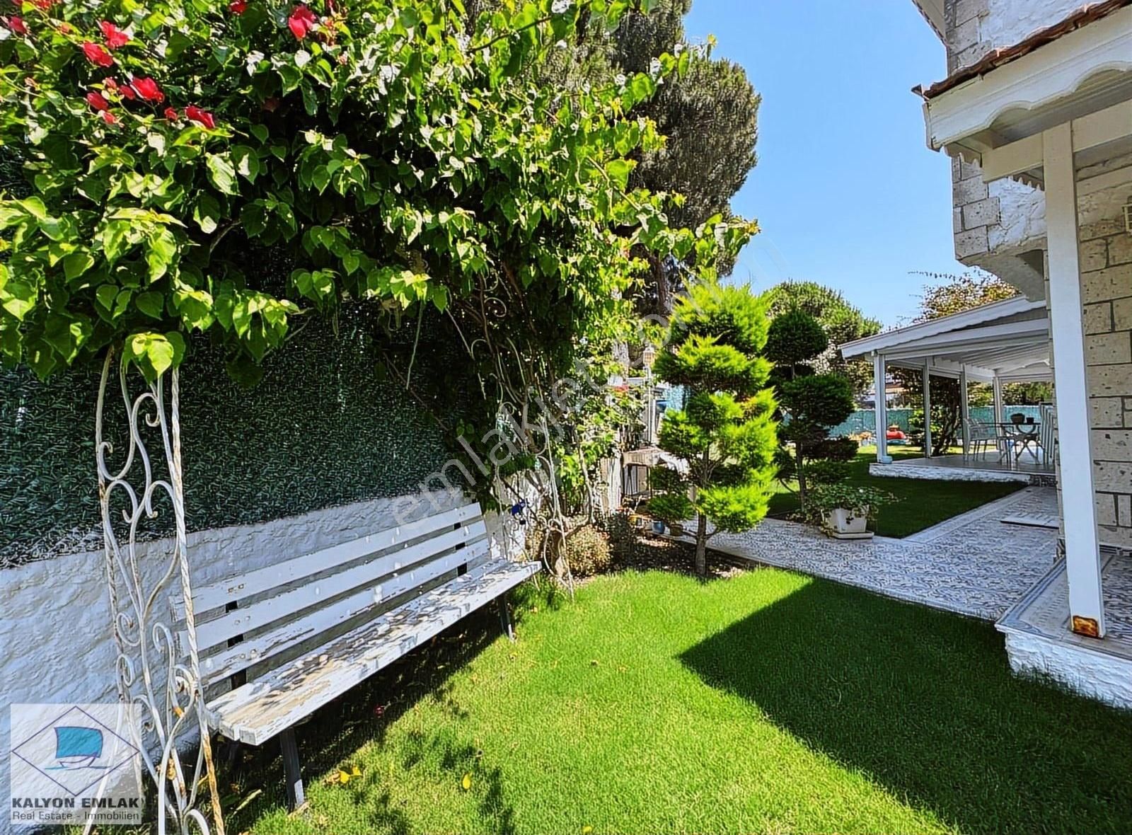 Alaçatı Çamlık Yol'a Komşu Satılık Müstakil Köşe Konumlu Villa - Görsel 31