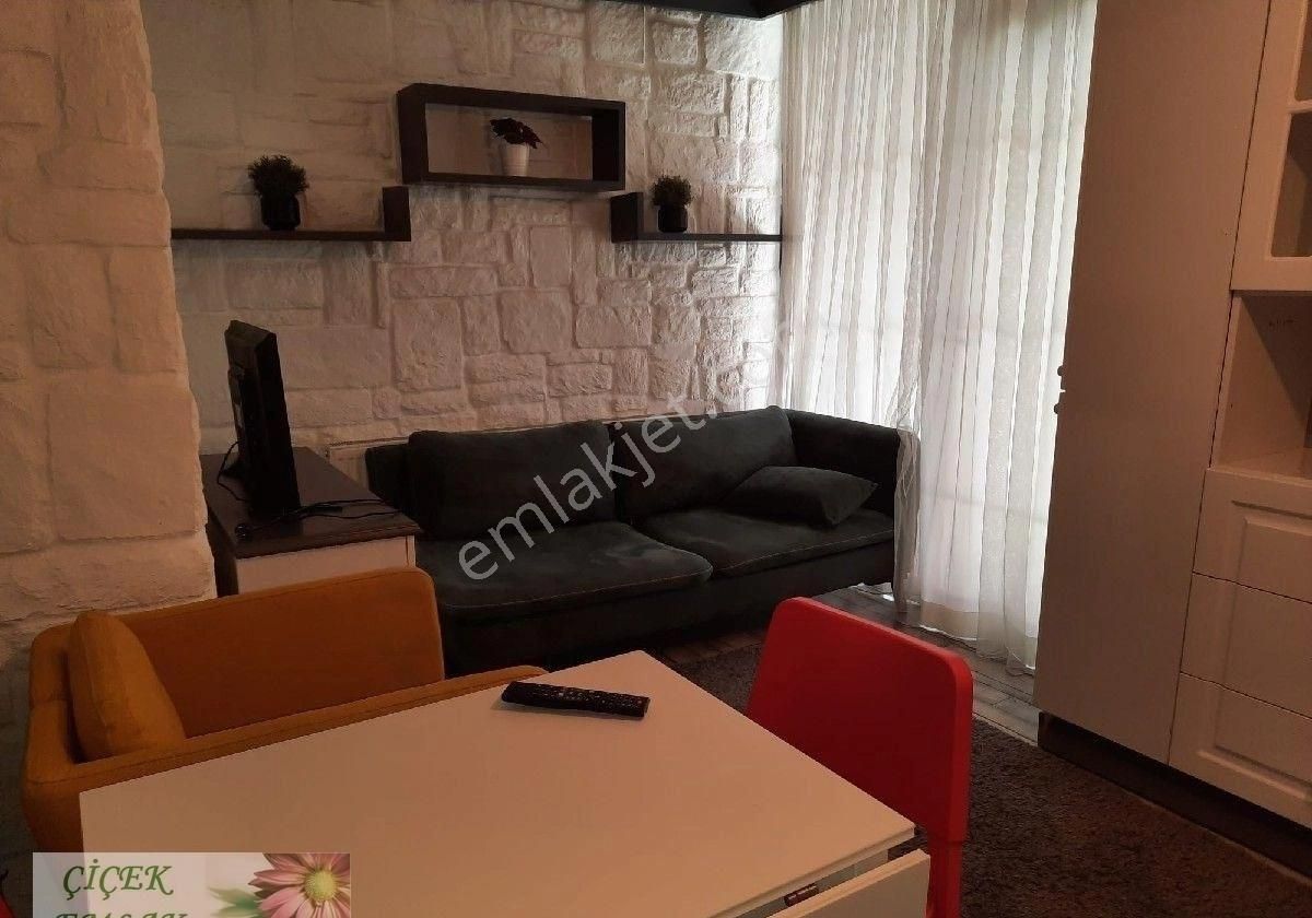 Çiçek Emlak'tan Emek'te Eşyalı Kombili Kiralık Daire