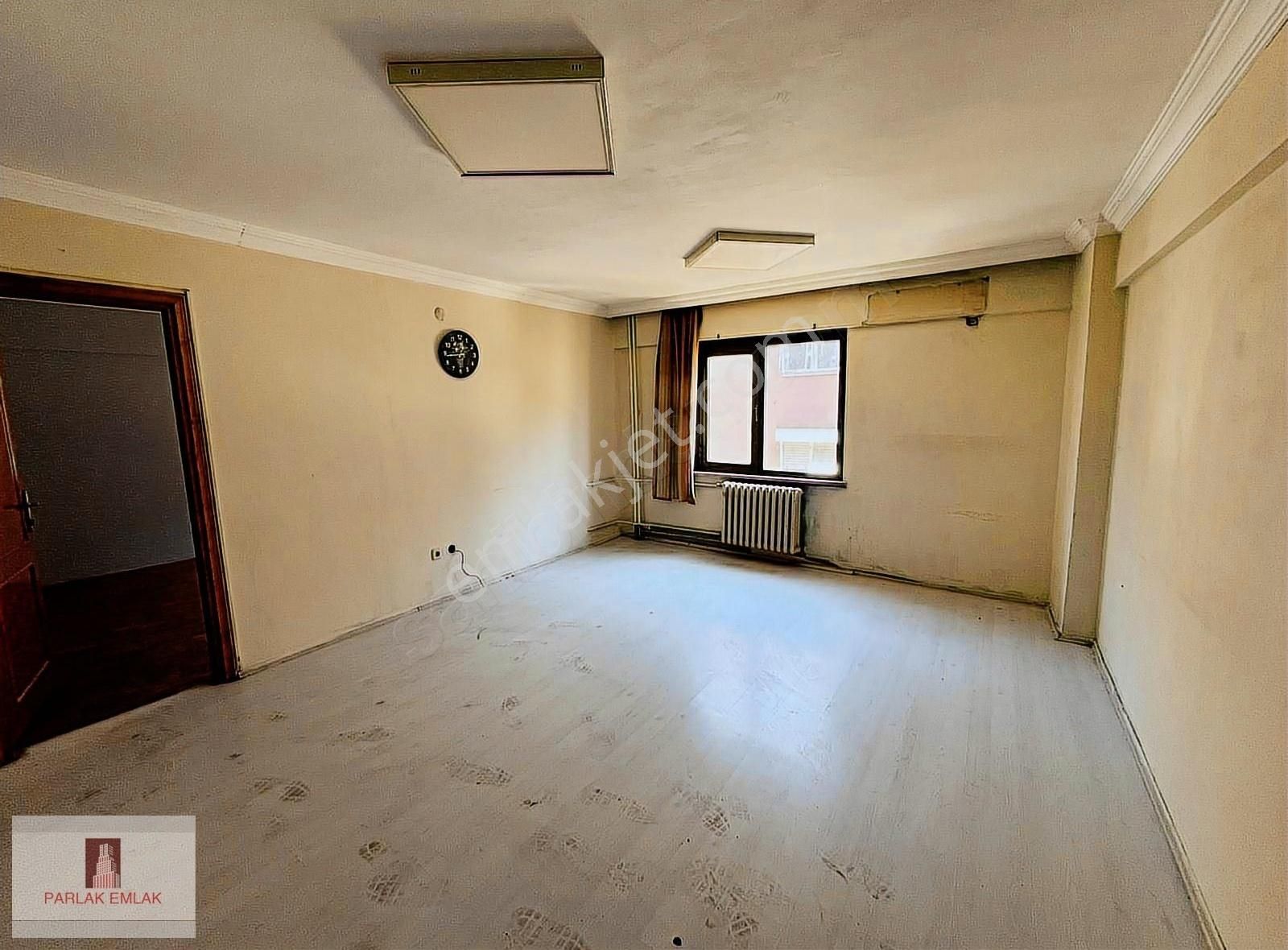 Parlak'tan Üsküdar Merkez^de 1+1 Marmaraya 2 Dk Kiralık Ofis**