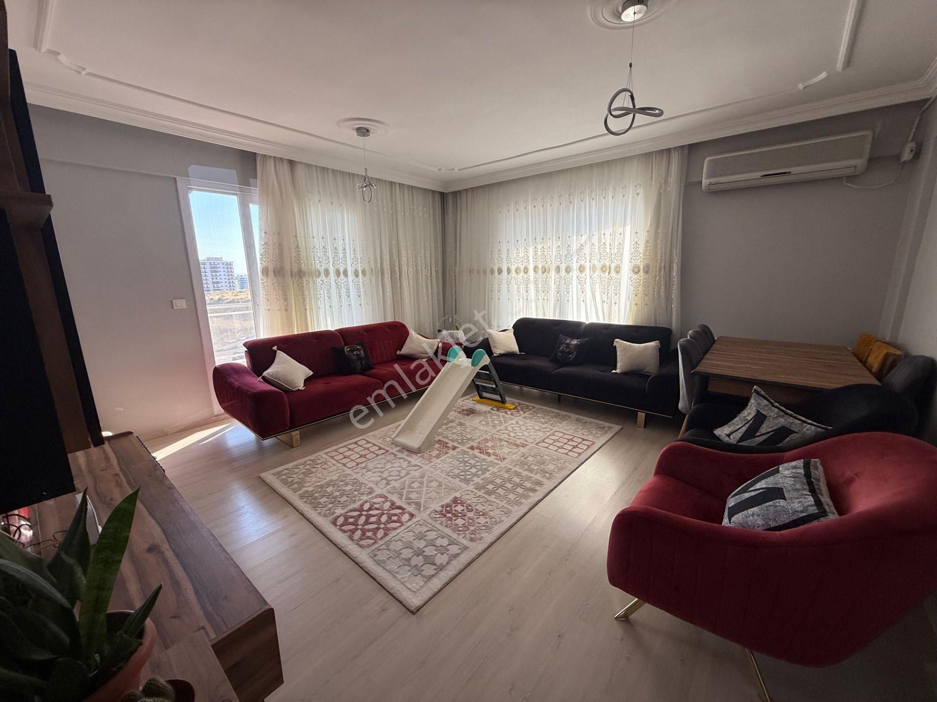 Menemen Gazi Mah. Havuzlu Site İçerisinde Satılık 3+1 Daire