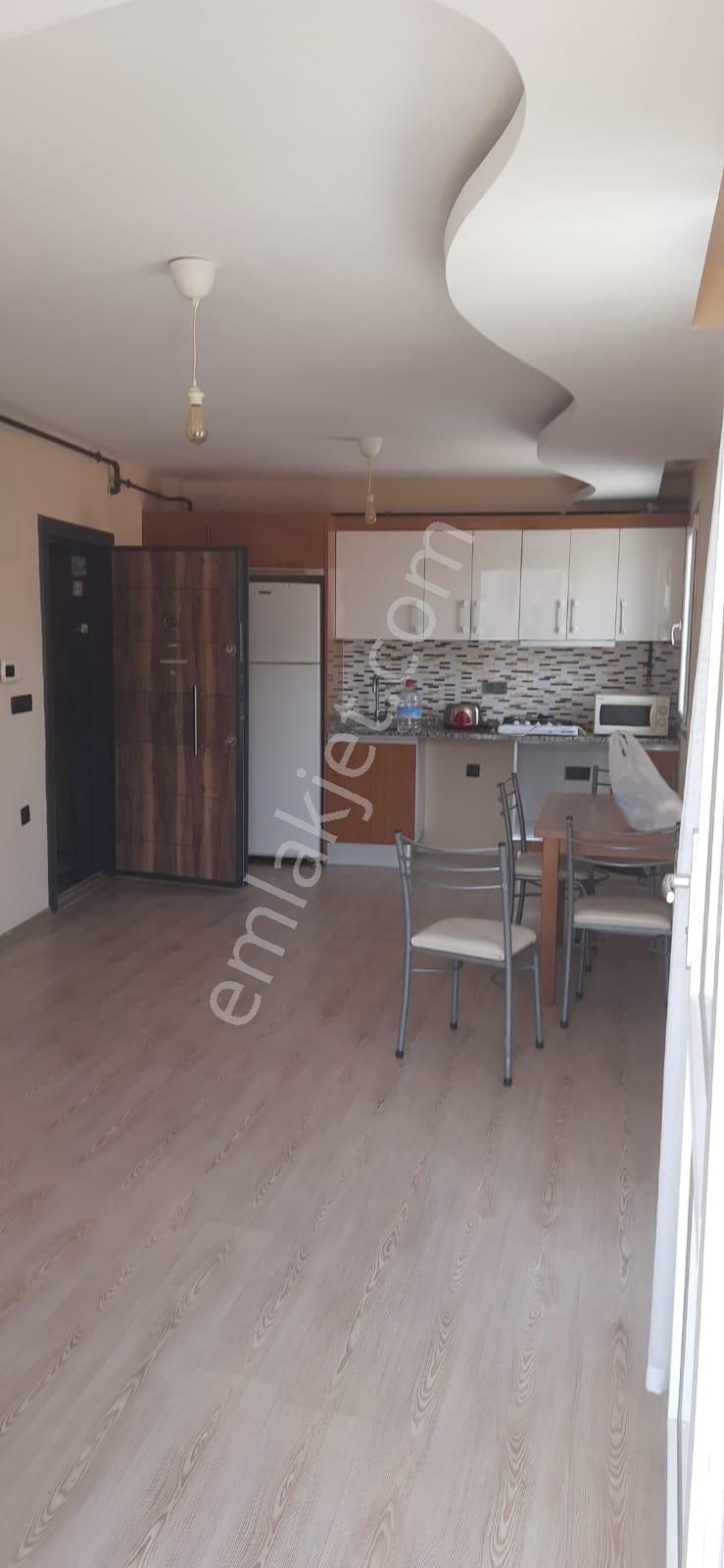 Menemen Seyrek'te Bakırçay Üniversitesine Yakın Konumda Kiralık 1+1 Eşyalı Daire