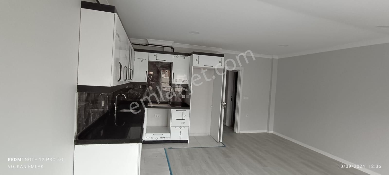 Bayrampaşa Muratpaşa 4+2 Ebeveyn Banyolu 180 M2 Sıfır Asansörlü Son Sistem Çatı