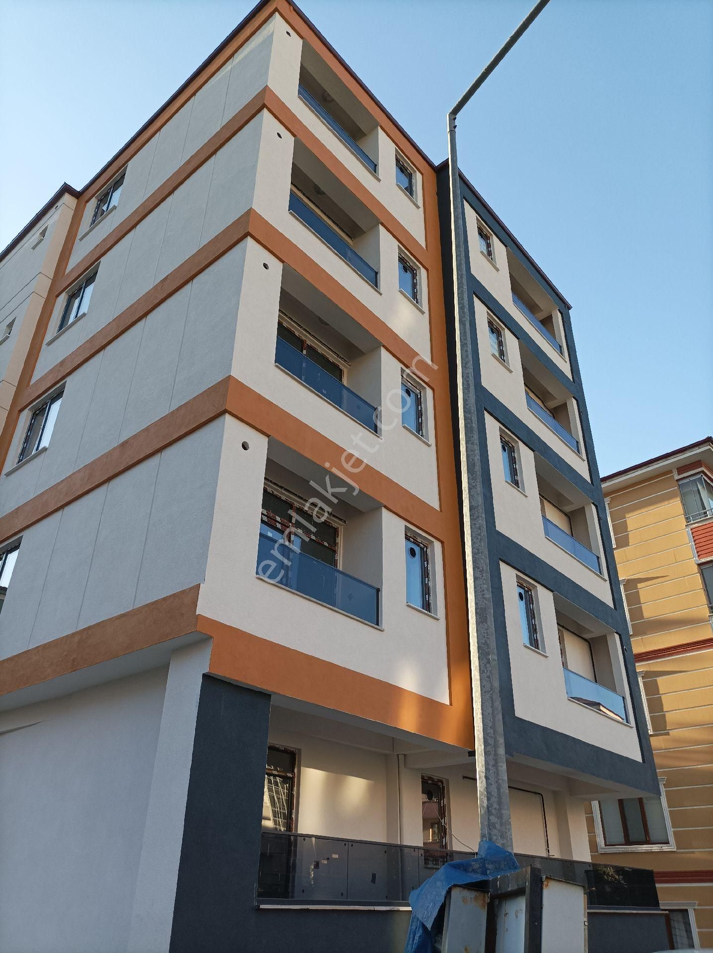 Yardımcı Emlaktan Hacılar Meydanında Satılık Geniş M2'li Sıfır 1+1 Fırsat Daireler