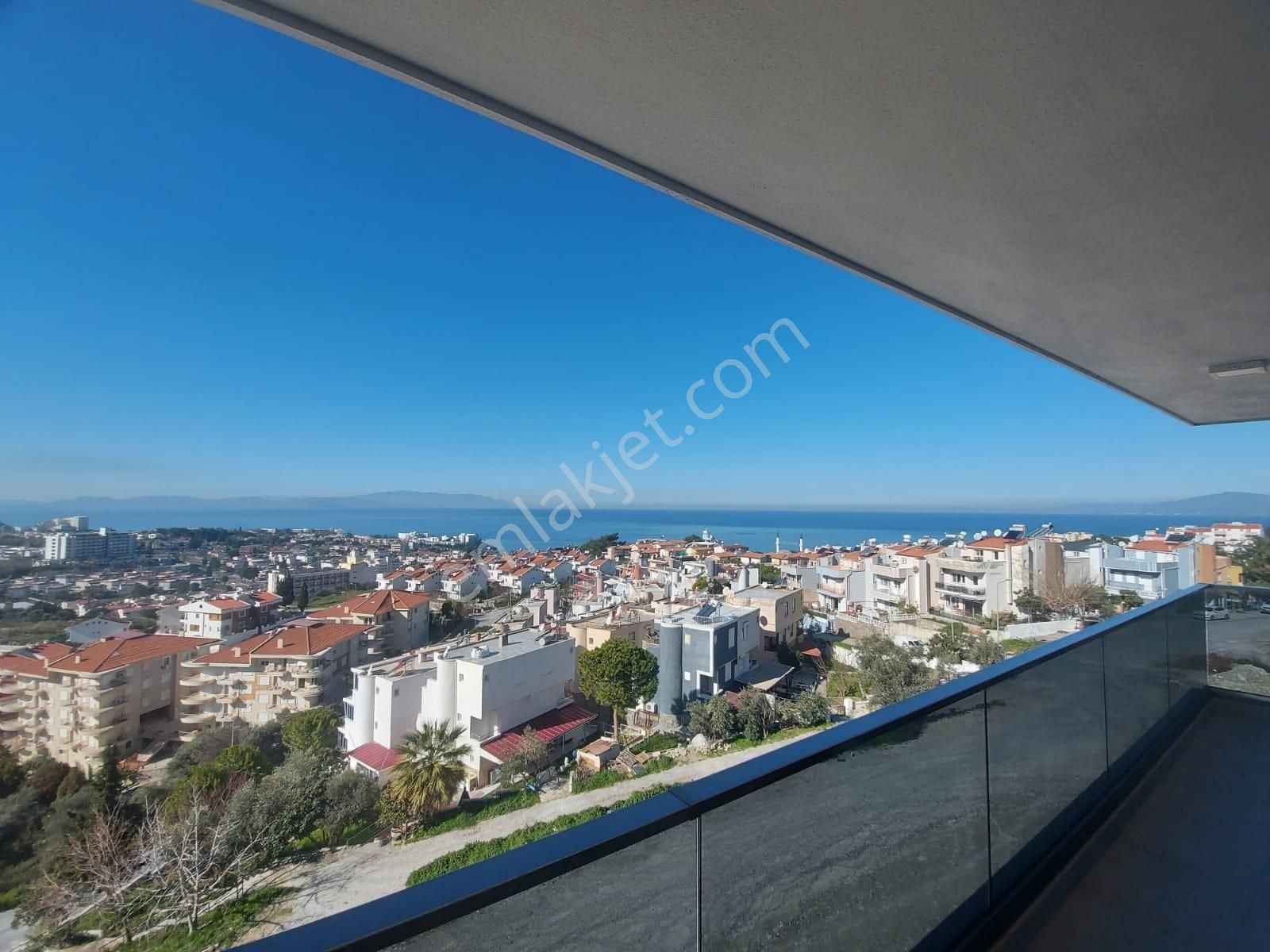 Kuşadası Kadınlar Denizi Mevkii Deniz Manzaralı Yeni Daireler