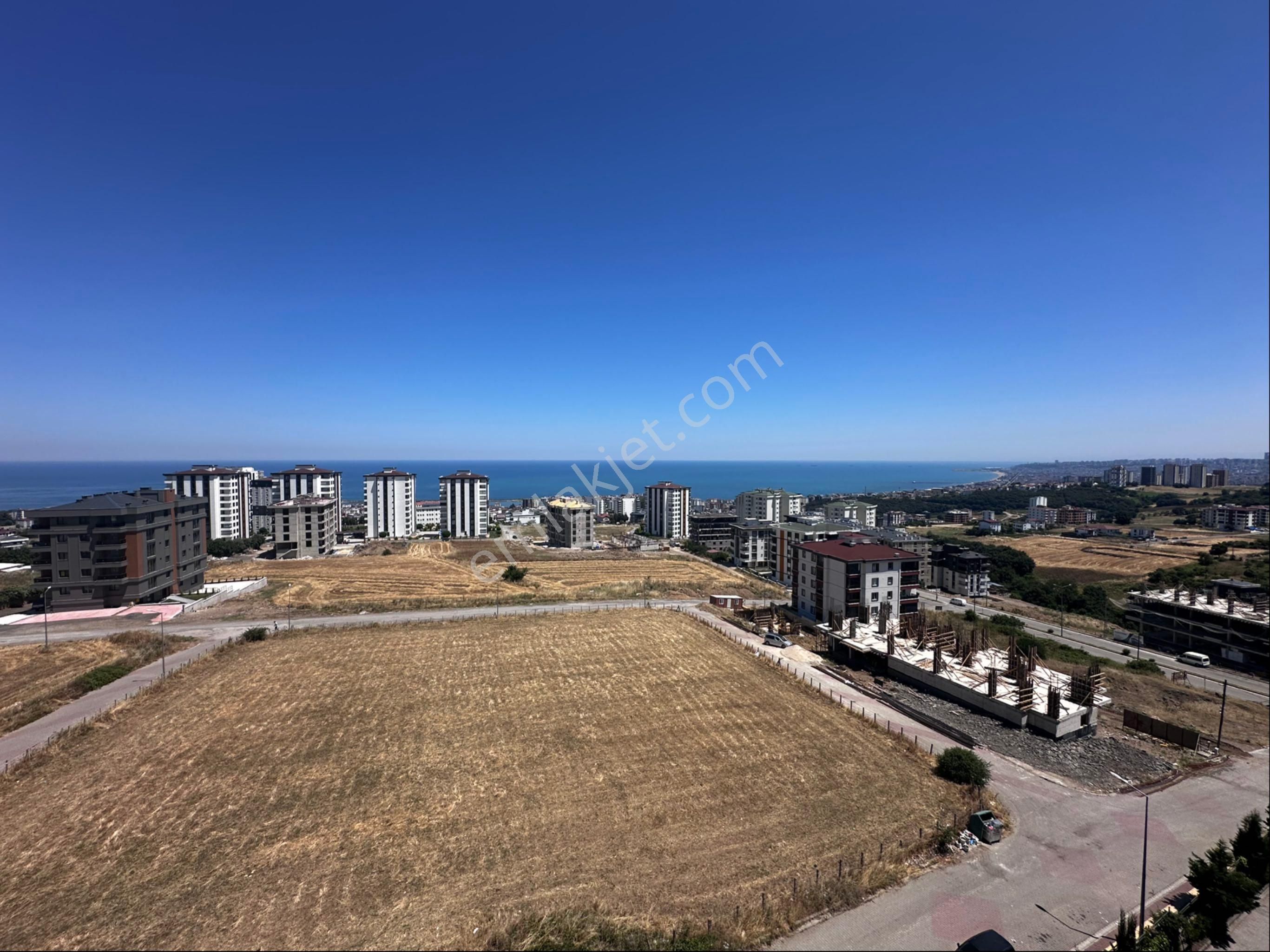 Panoramik Deniz Manzaralı Site İçerisinde Satılık 3+1