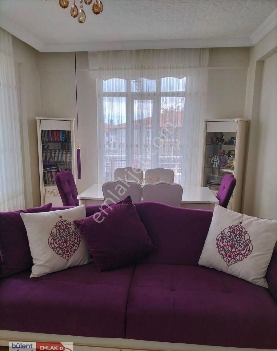 Esentepe Mah. 'de İçi Ful Yapılı Satılık 3+1