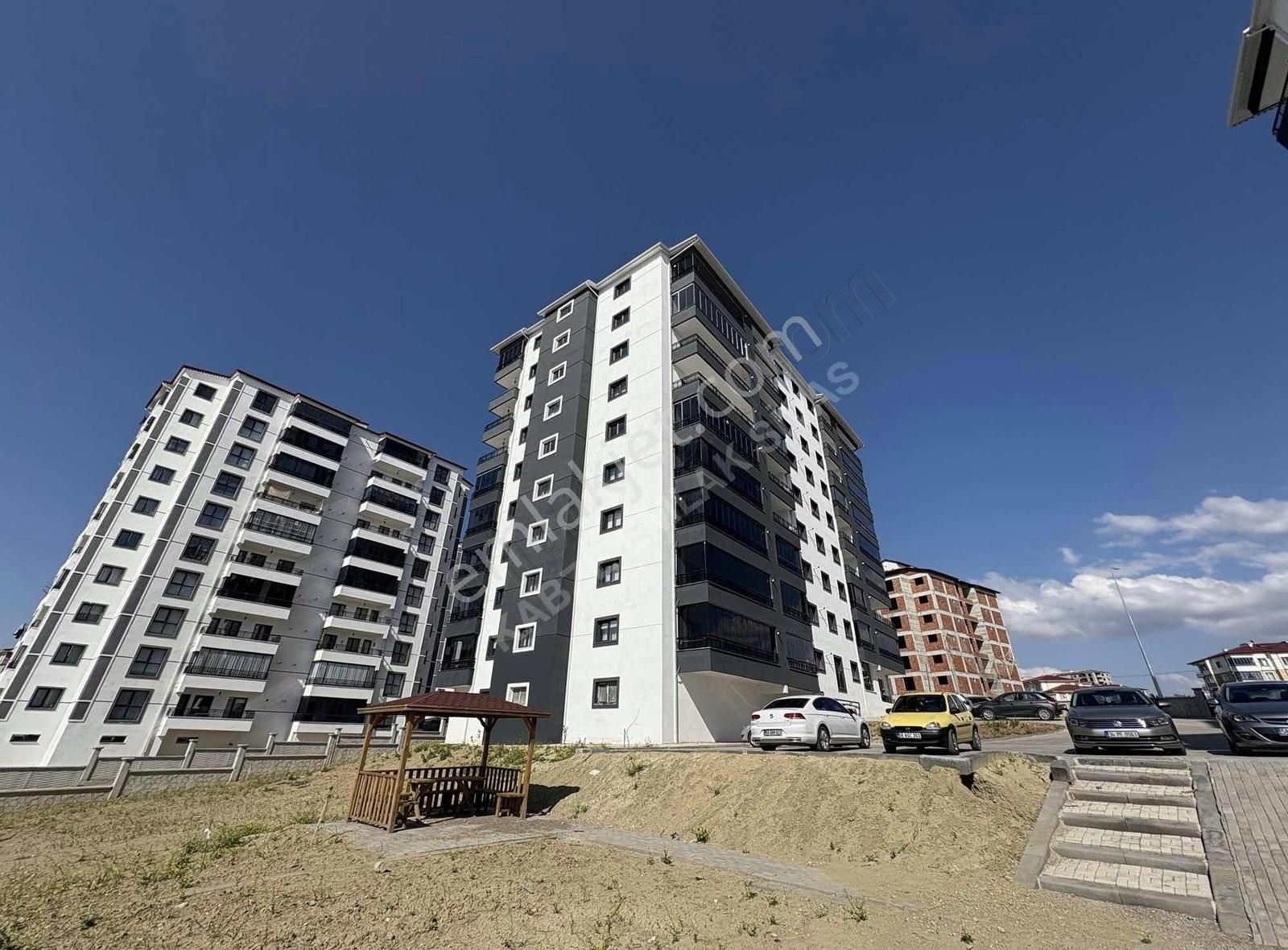 Kabze Emlaktan Tuzlugöl Mh'de Konforlu Ferah Satılık 4+1 Daire!