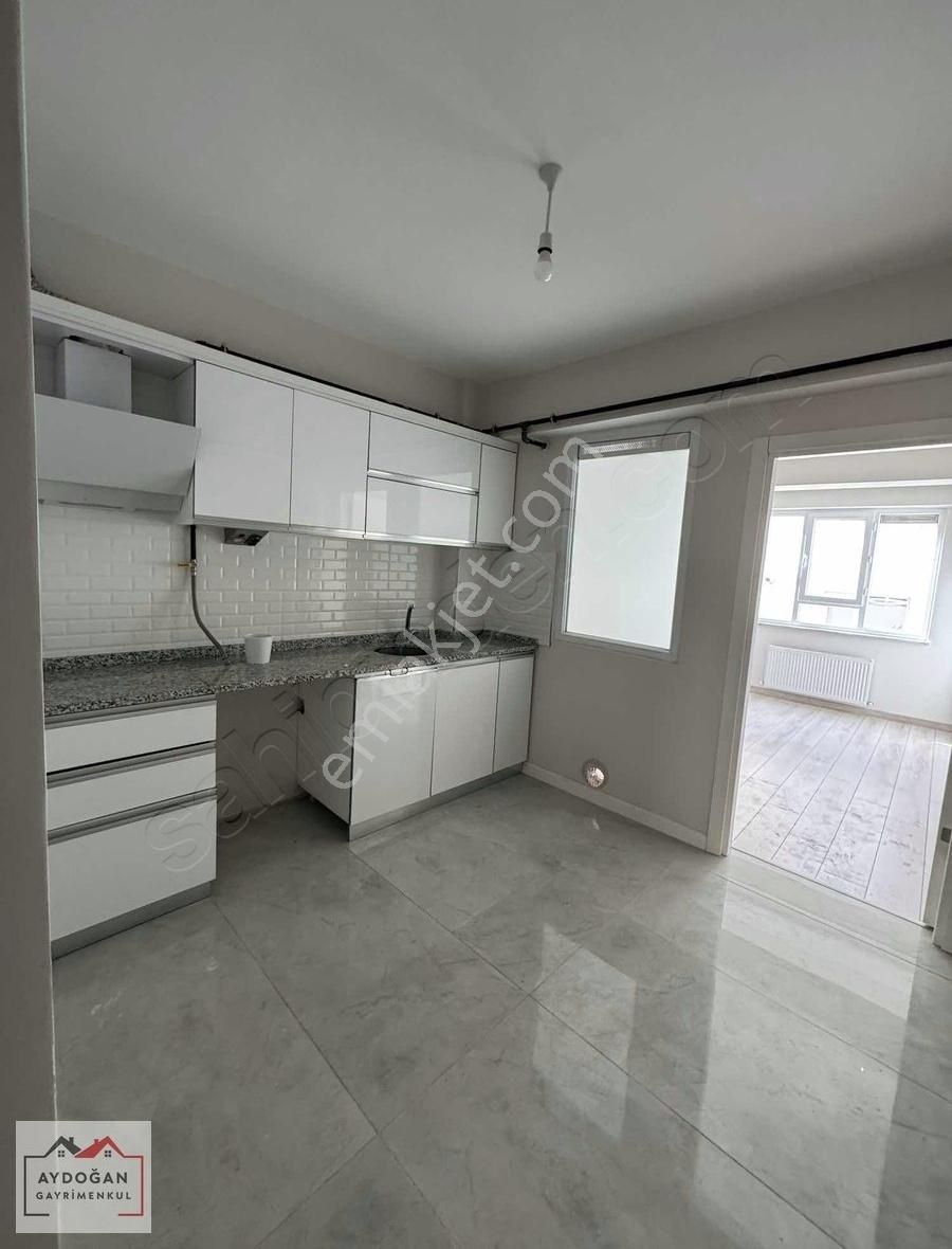 Aydoğan Gayrimenkul Büyükdere Mah Ara Kat Asansörlü Satılık 1+1