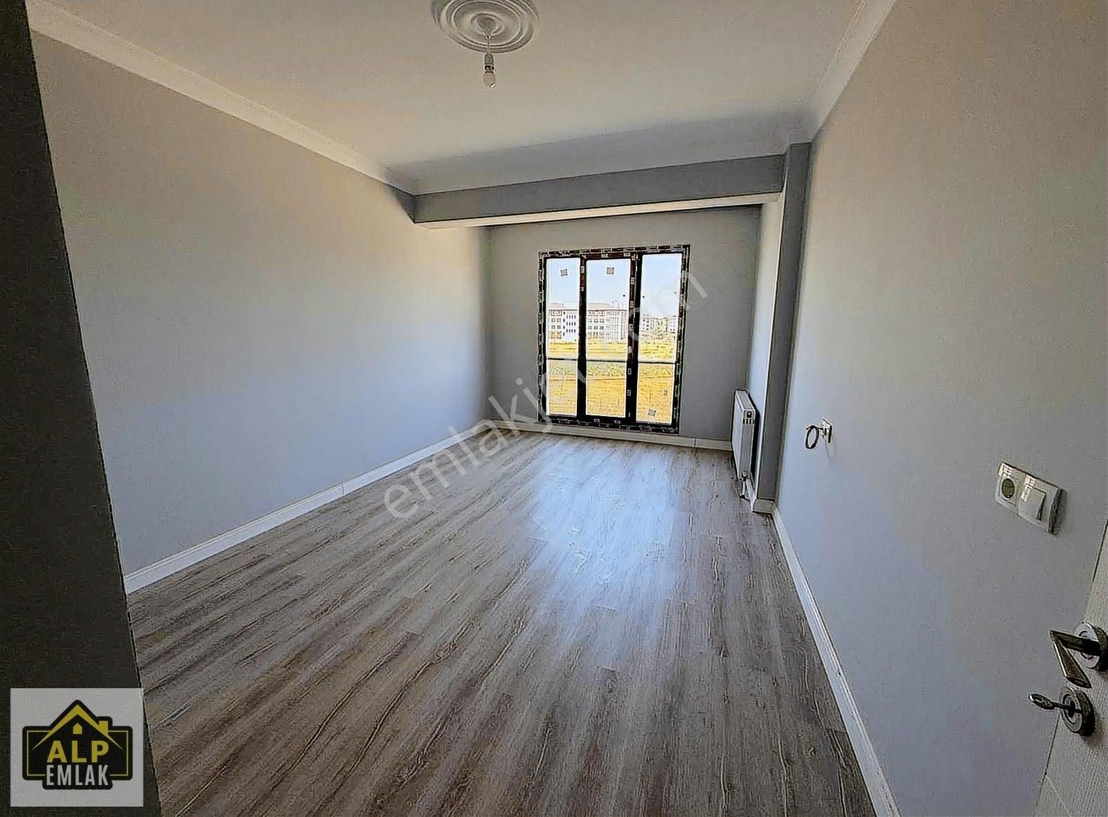 Selimpaşanın Hastene Dibinde 3+1 120 M2 Engüzel Satılık Dairesi