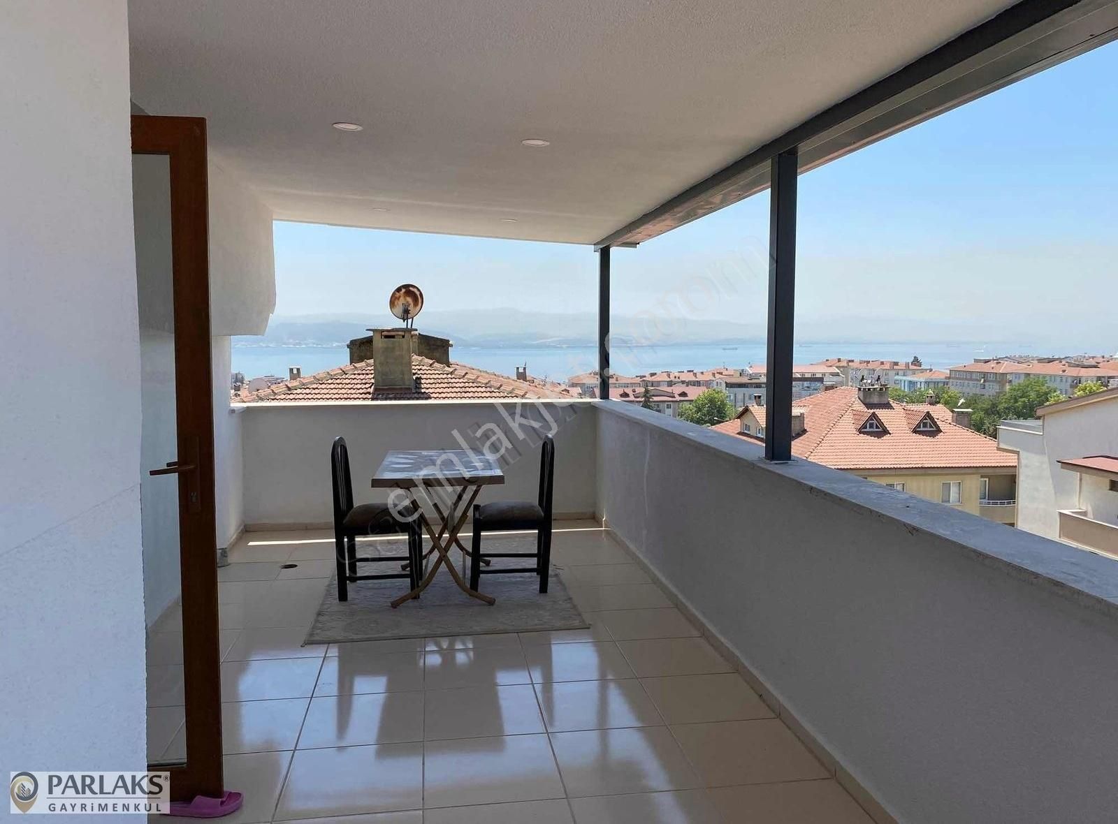 Bağlarbaşı Merkez Asansörlü K.otoprklı Kiralık 3+1 Çatı Dubleksi
