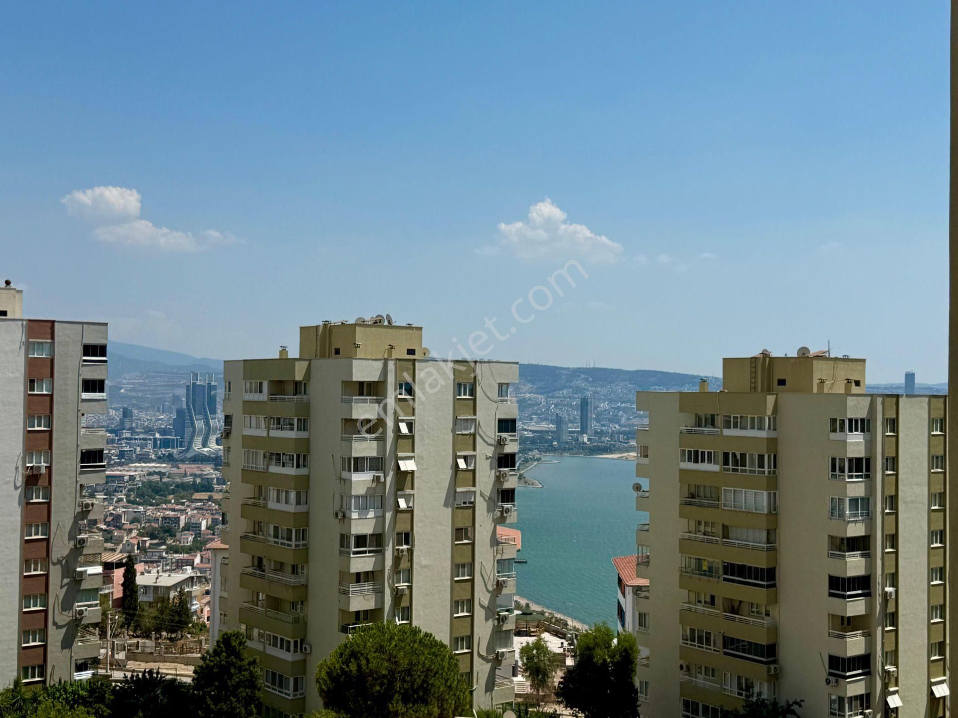 75. Yıl Mahallesi Görkent Sitesinde Deniz Manzaralı 3+1 Satılık