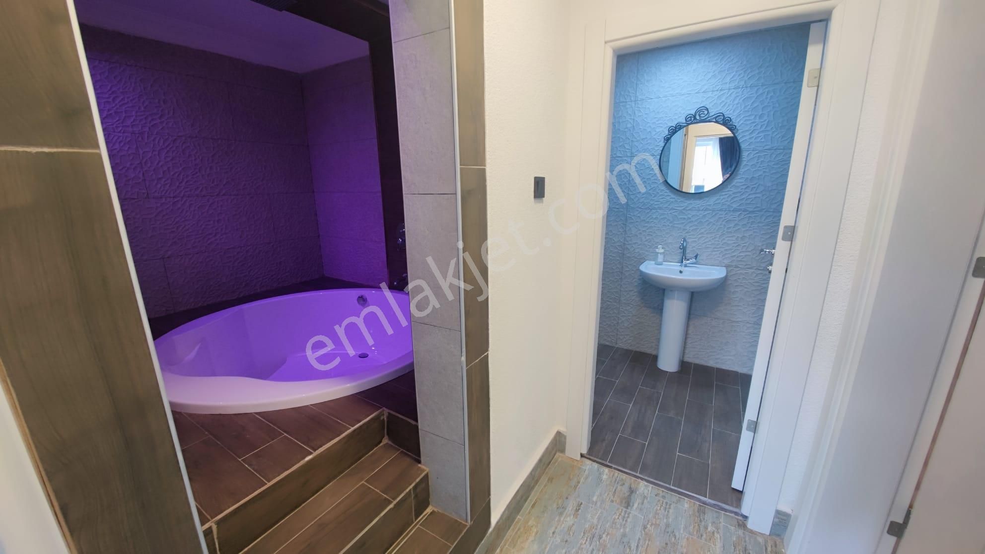 --- Reco Turızm --- Günlük Apart Daireler --- 1+1 Lüks Küvetli 165" Tv Konaklama --- - Görsel 13