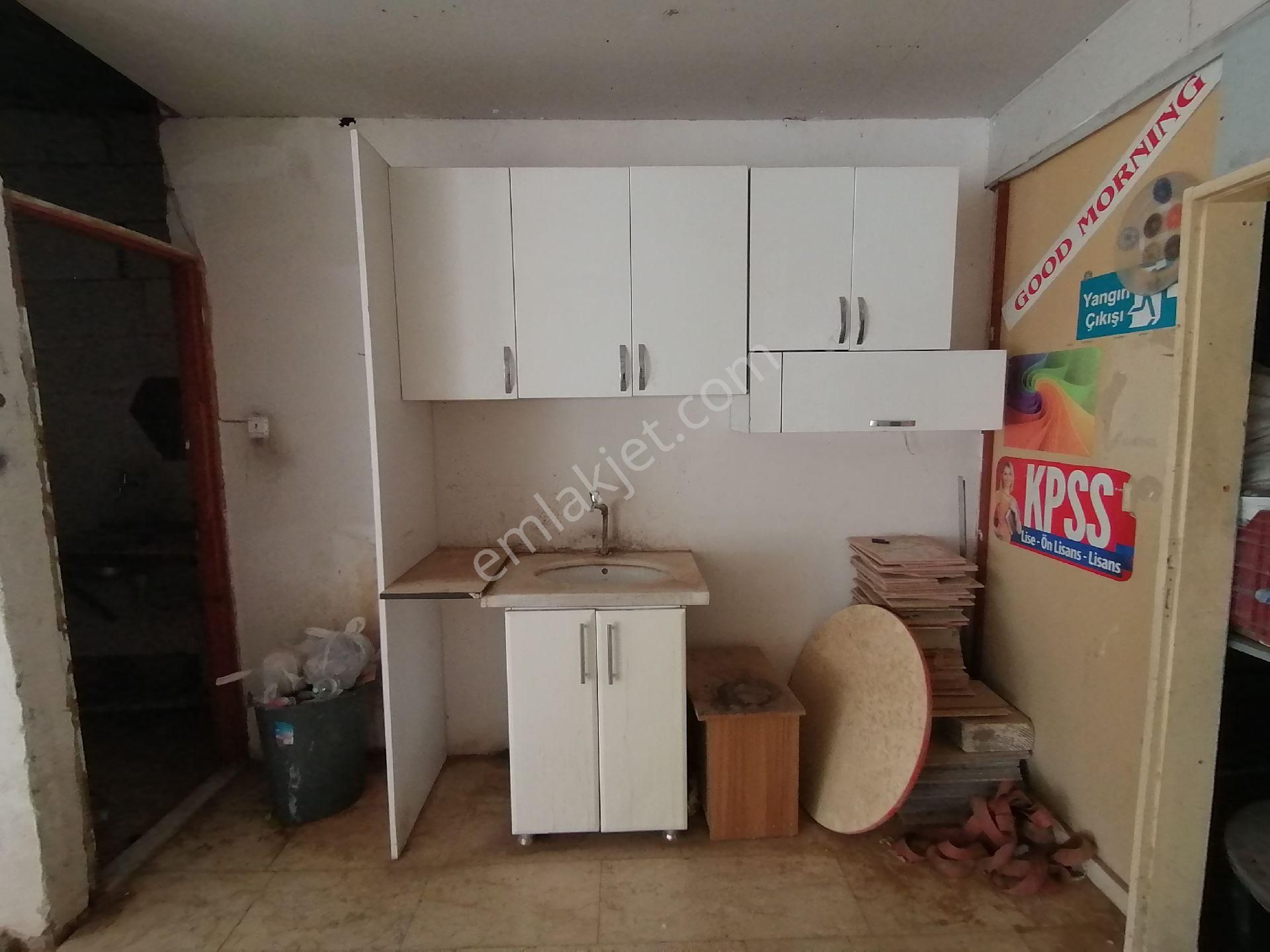 Adana Seyhan Mithatpaşada 150 M² 2,4 Apartman Yoğunluk Hisseli Arsada 15yaşında 3katlı Müstakil Ev - Görsel 24