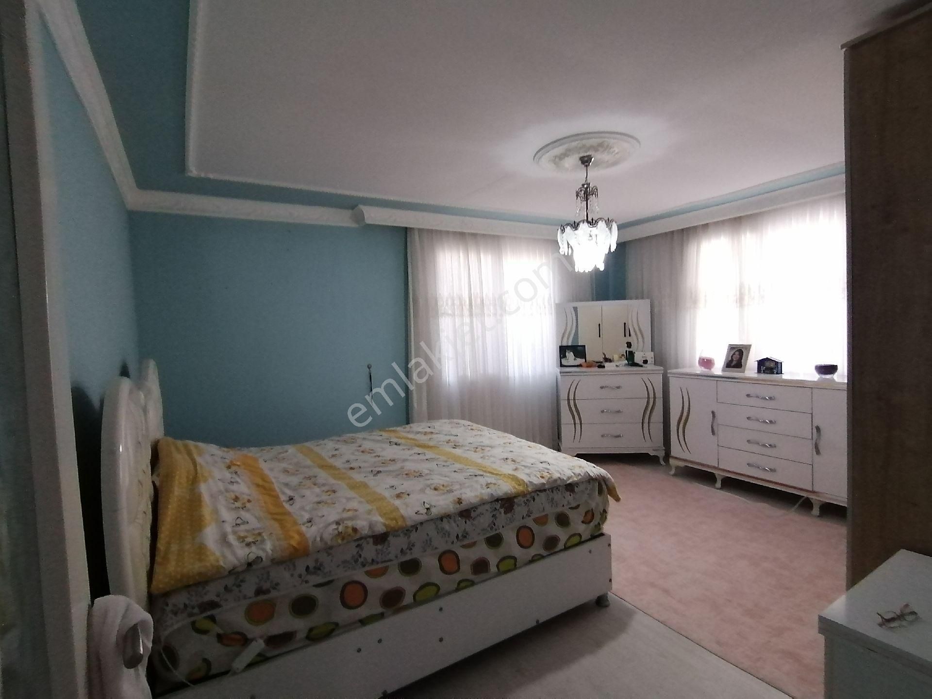 Adana Seyhan Mithatpaşada 150 M² 2,4 Apartman Yoğunluk Hisseli Arsada 15yaşında 3katlı Müstakil Ev - Görsel 16