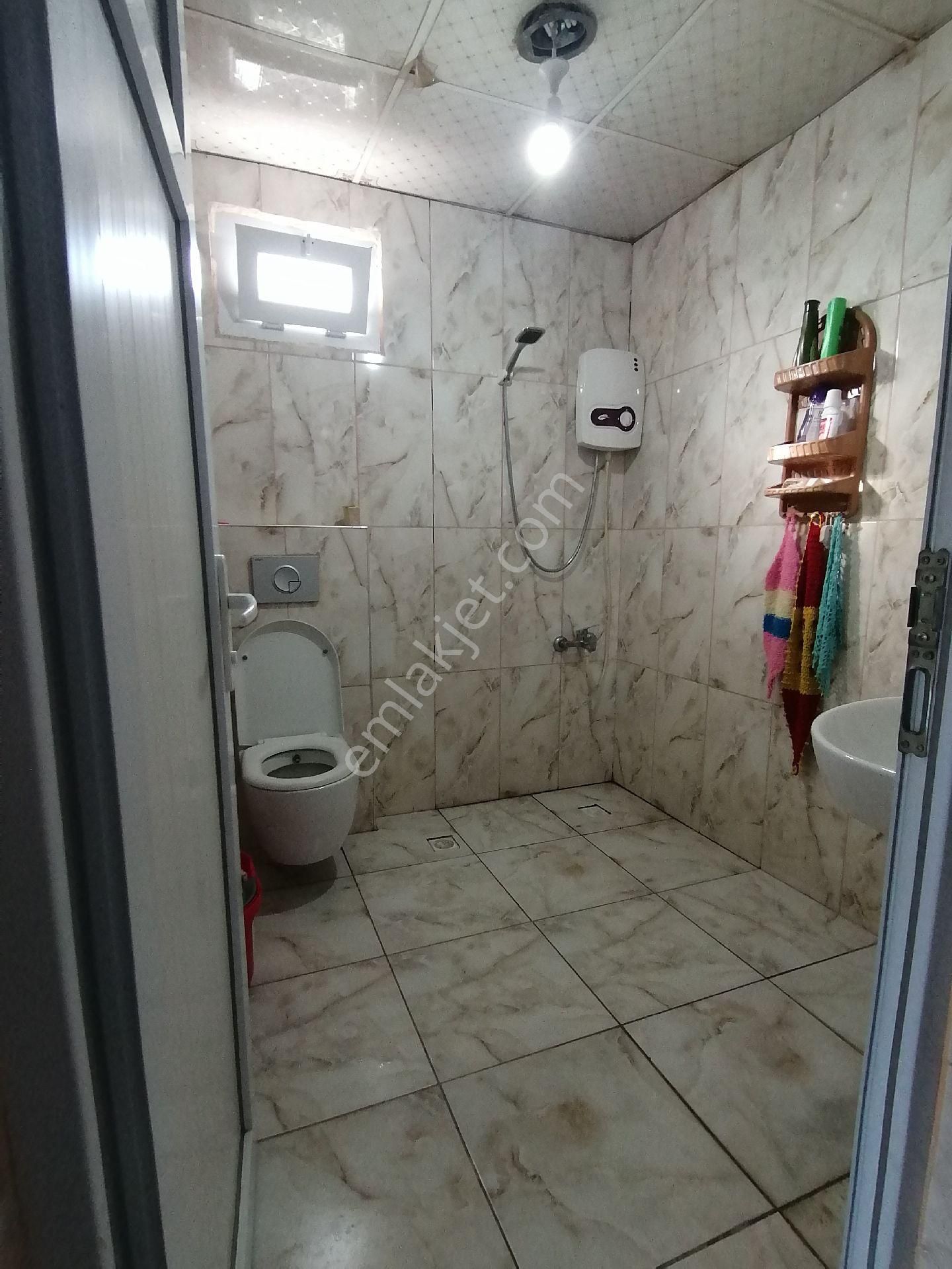 Adana Seyhan Mithatpaşada 150 M² 2,4 Apartman Yoğunluk Hisseli Arsada 15yaşında 3katlı Müstakil Ev - Görsel 9