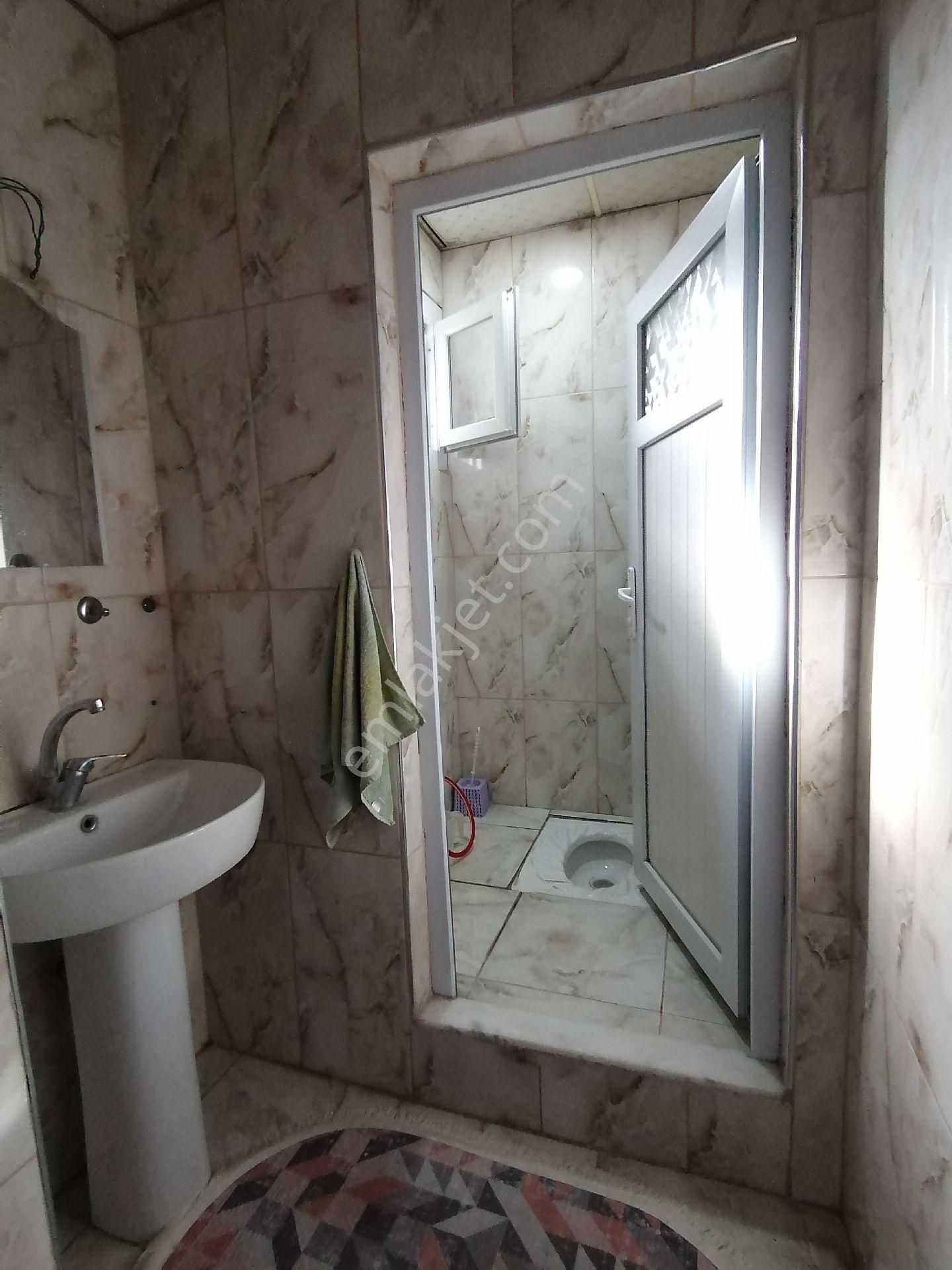 Adana Seyhan Mithatpaşada 150 M² 2,4 Apartman Yoğunluk Hisseli Arsada 15yaşında 3katlı Müstakil Ev - Görsel 8