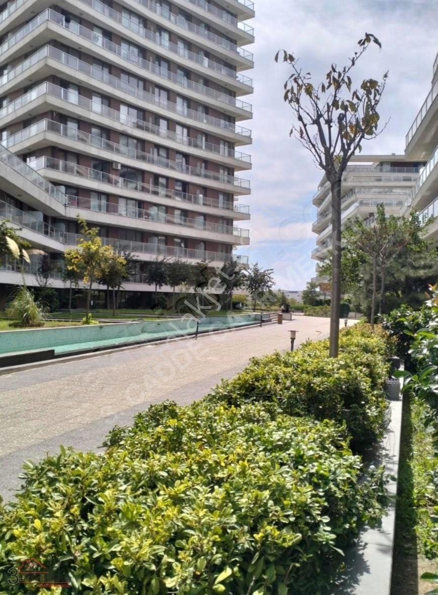 Dumankaya Modern Vadi'de Eşyalı Büyük Balkonlu Satılık 1+1 Daire