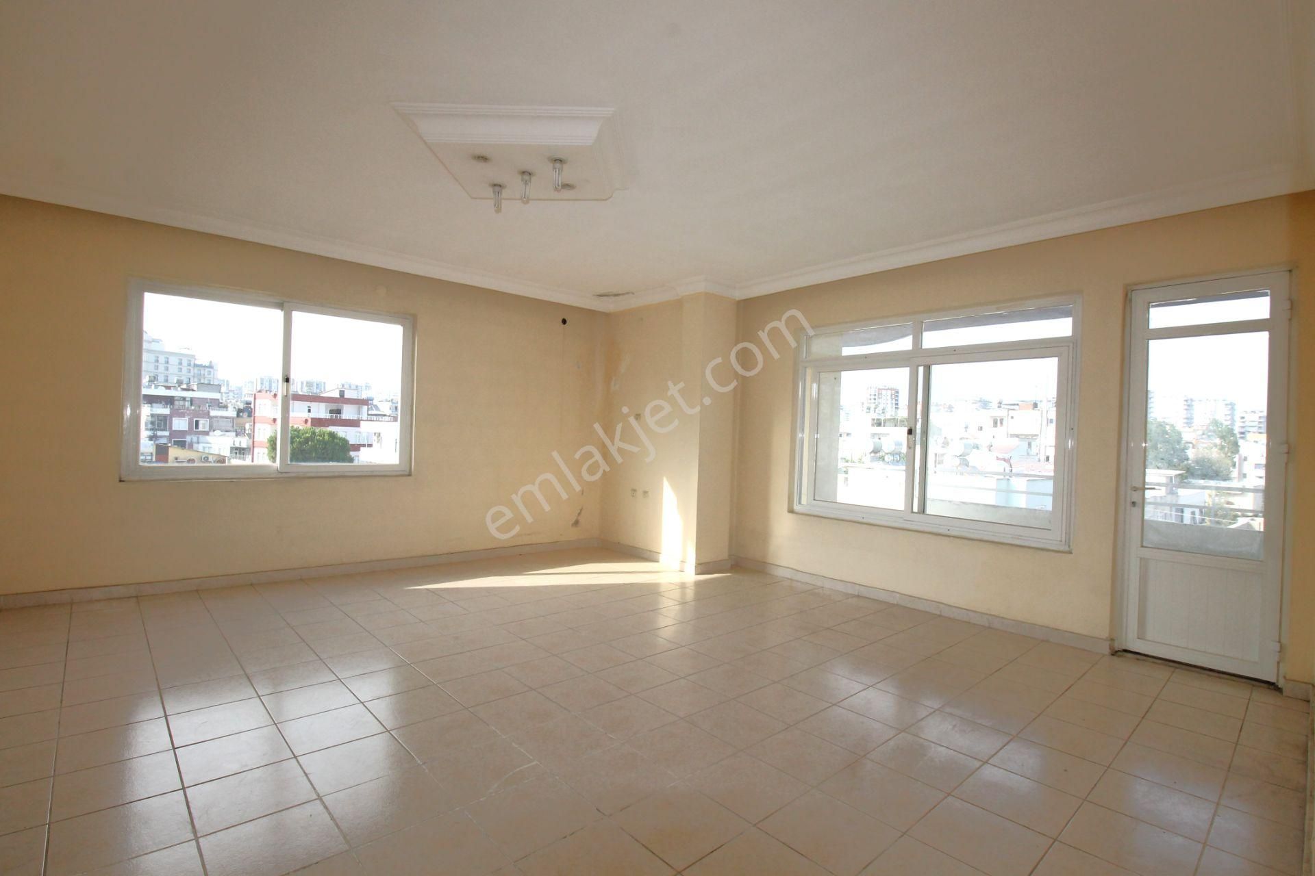 Retro’dan Marinaya Yürüyüş Mesafesinde Her Kat Tek Daire B.mutfak Kiralık 3+1