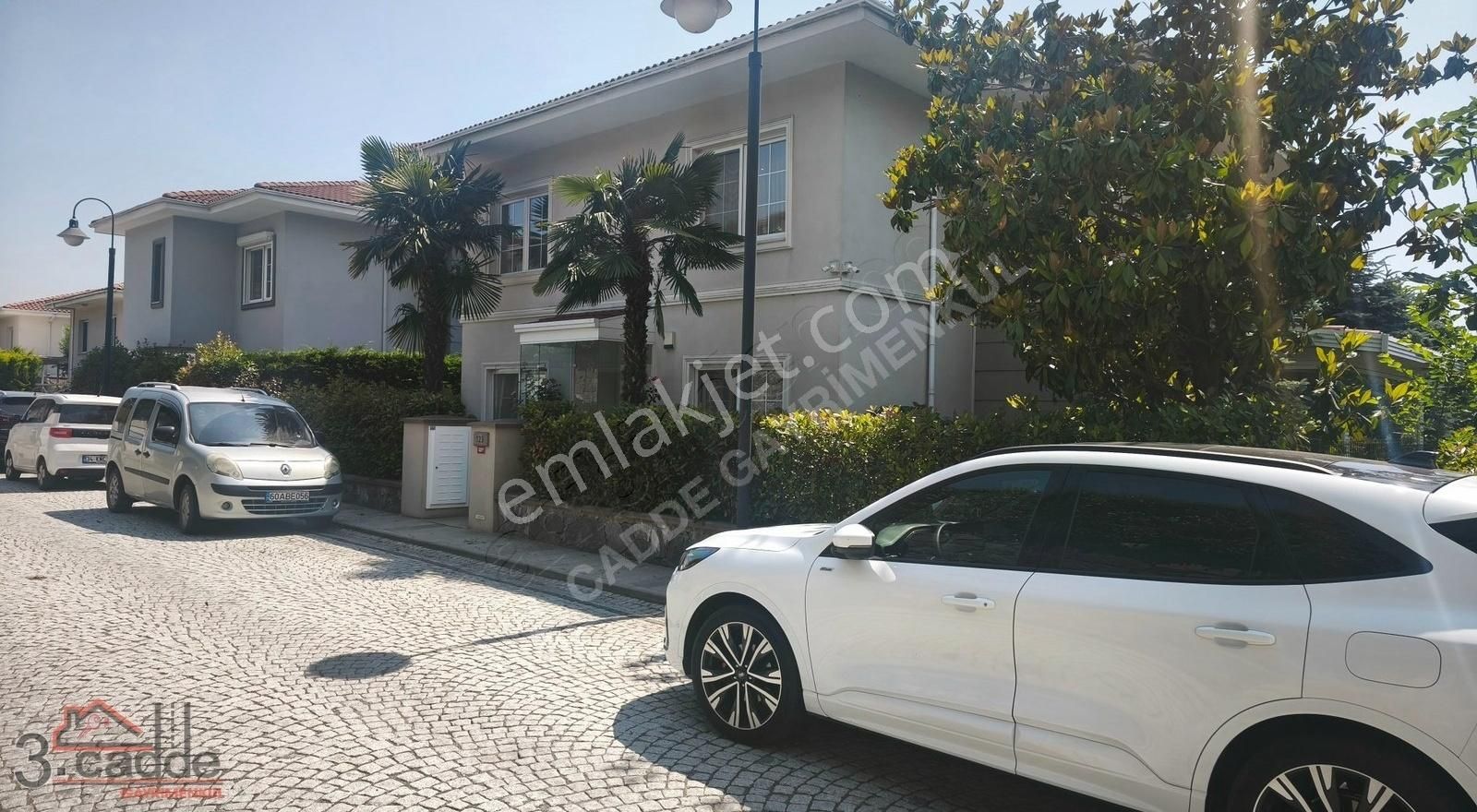 Bahçeşehir Günışığı Tam Müstakil Emsalsiz Villa