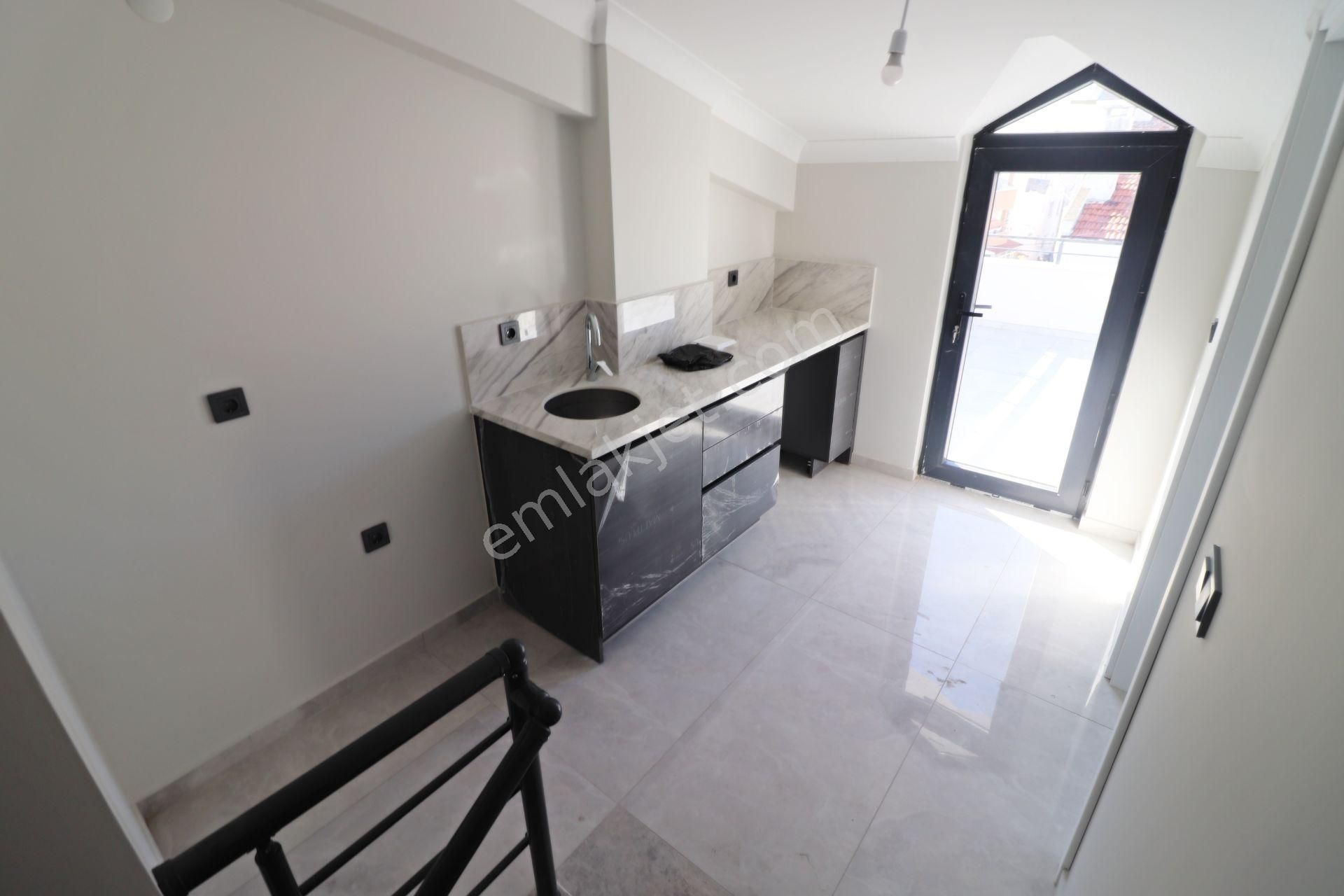 Irmaksudan Yenimahalle De Denize 200 Metre Bahçeli 3+1 Villa - Görsel 10