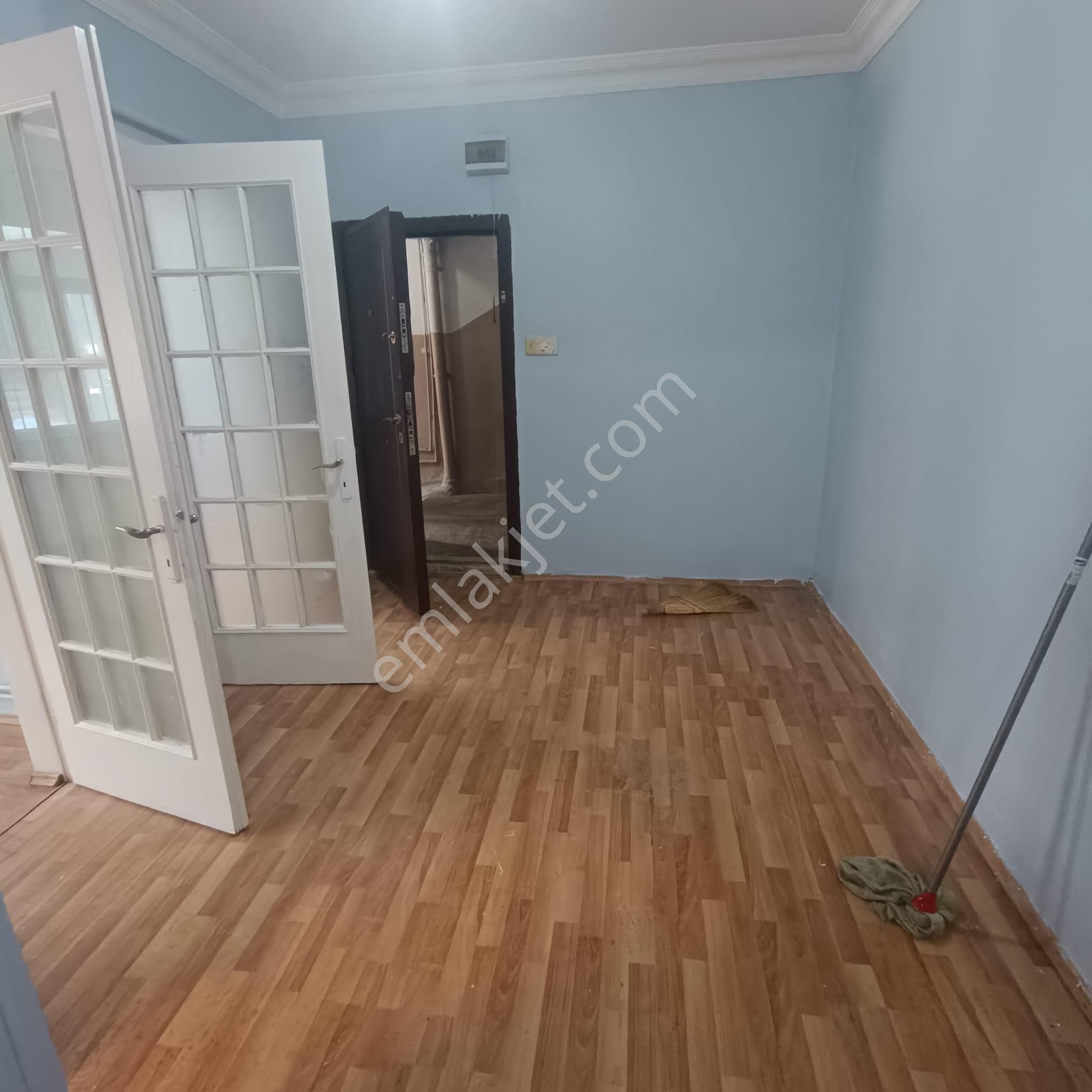 Bayrampaşa Kartaltepe 2+1 Açık Mutmak Kombili Parkeli Tadilatı Yapılı Boyası Yapılı