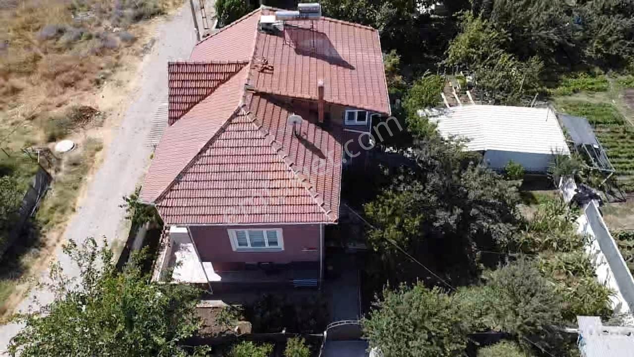 Balıkesir Gönen Plevne Mah. 328 M2 Arsa İçinde İki Katlı Meyve Bahçeli Bina Satılıktır - Görsel 6