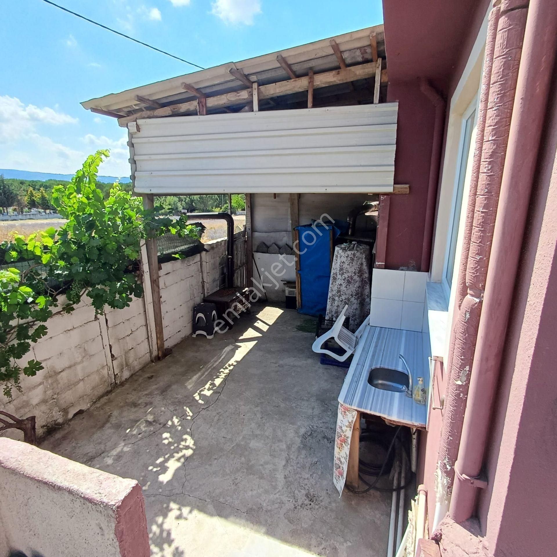 Balıkesir Gönen Plevne Mah. 328 M2 Arsa İçinde İki Katlı Meyve Bahçeli Bina Satılıktır - Görsel 25