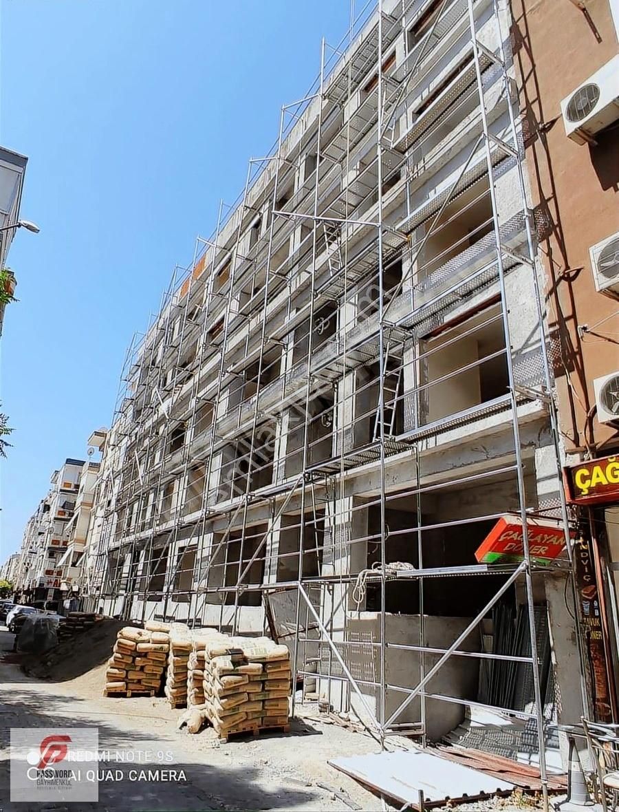 Karşıyaka Bahariye'de Satılık Lüks 3+1 Daire